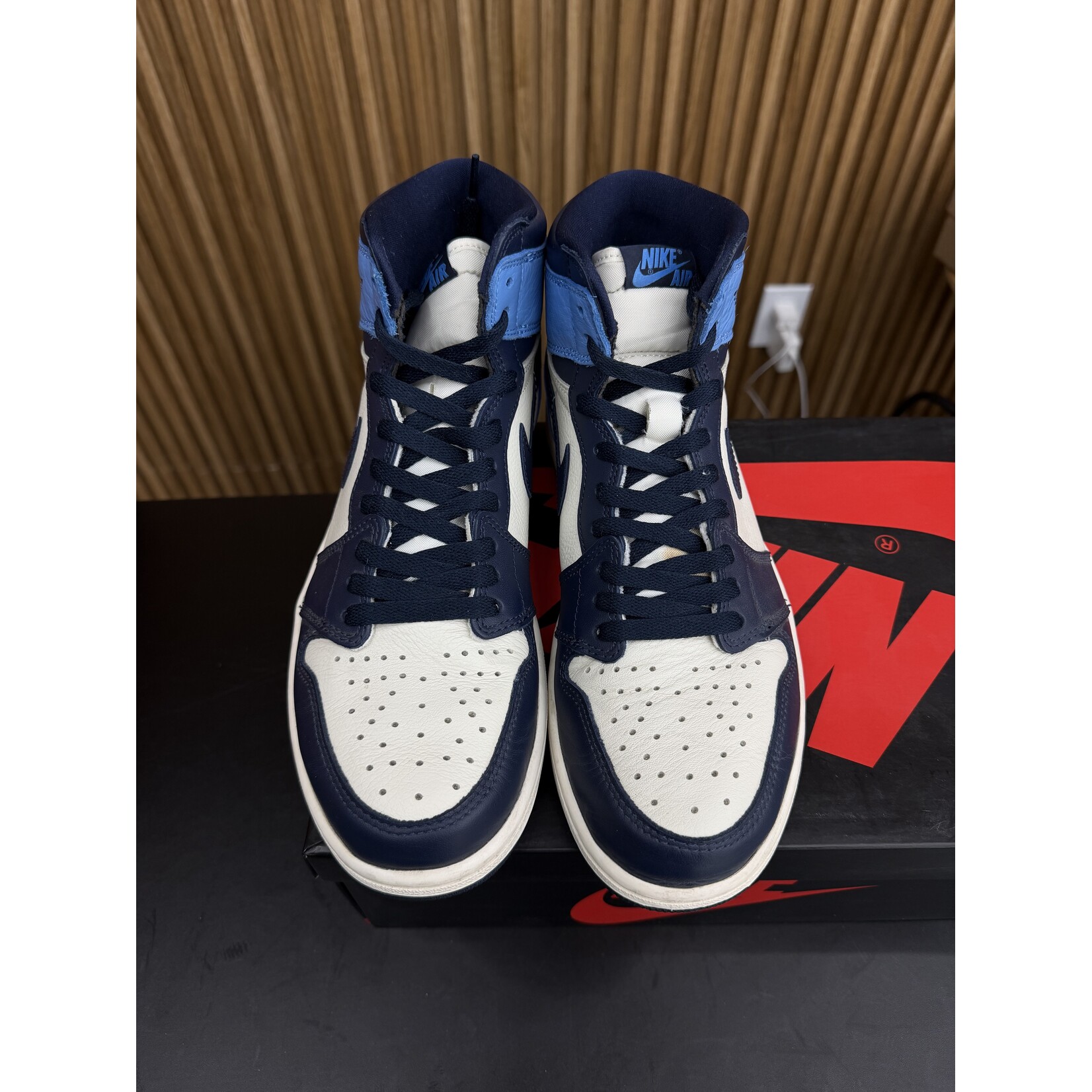 Jordan Jordan 1 Retro High Obsidian Size 10, PREOWNED