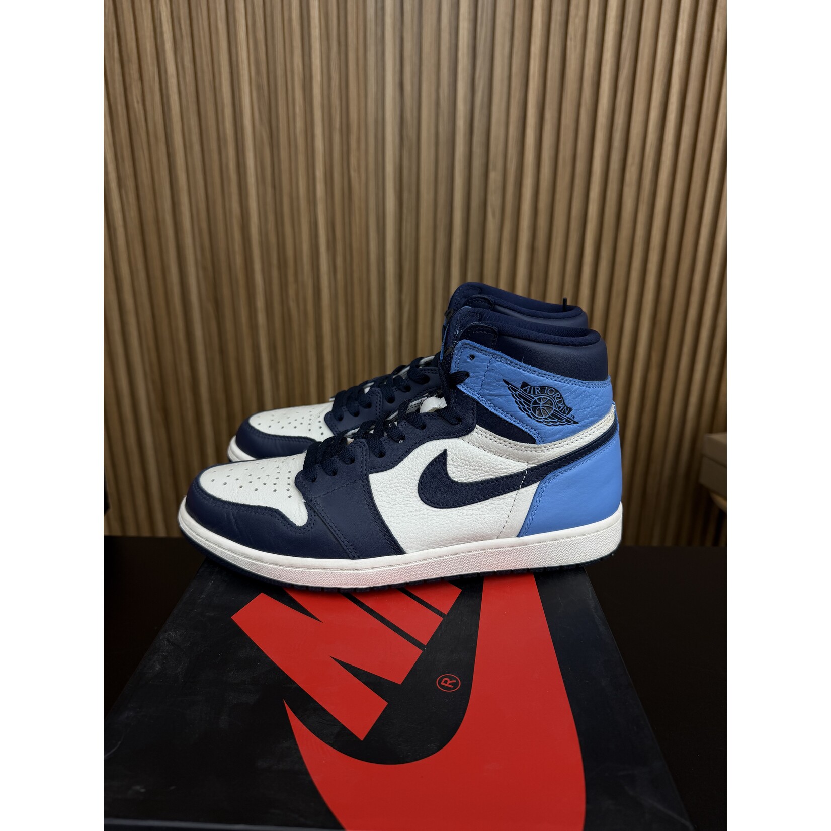 Jordan Jordan 1 Retro High Obsidian Size 10, PREOWNED