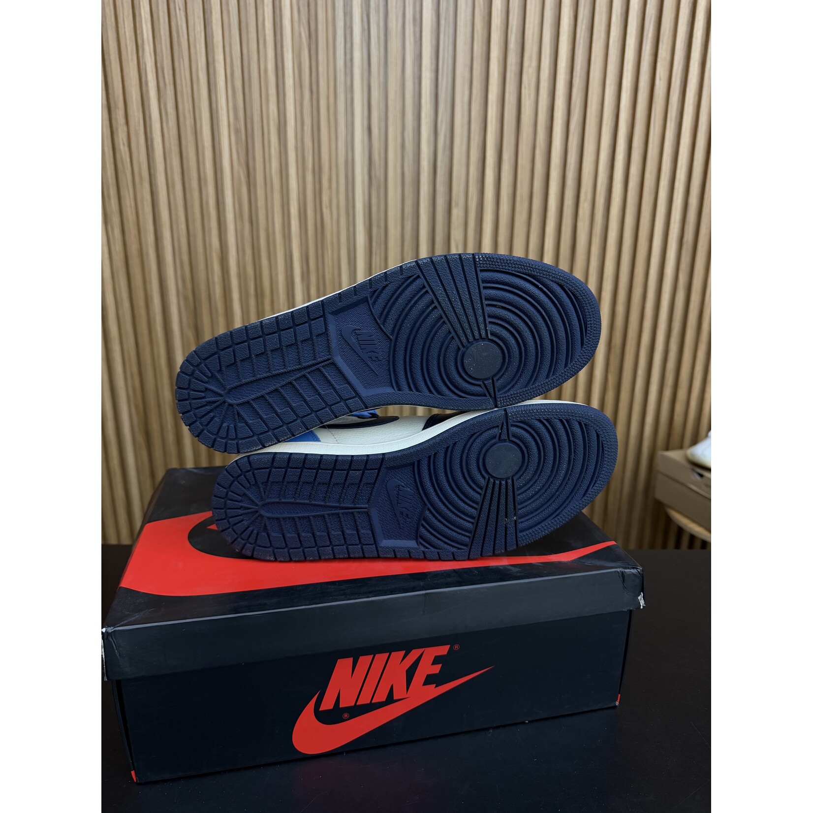 Jordan Jordan 1 Retro High Obsidian Size 10, PREOWNED