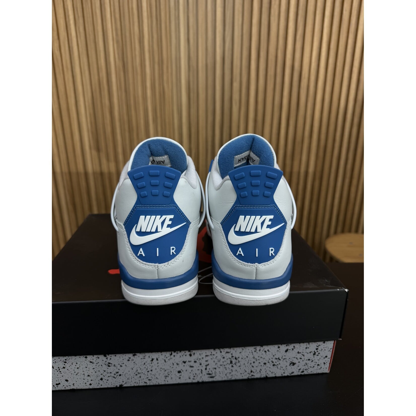 Jordan Jordan 4 Retro Military Blue (2024) Size 10, PREOWNED