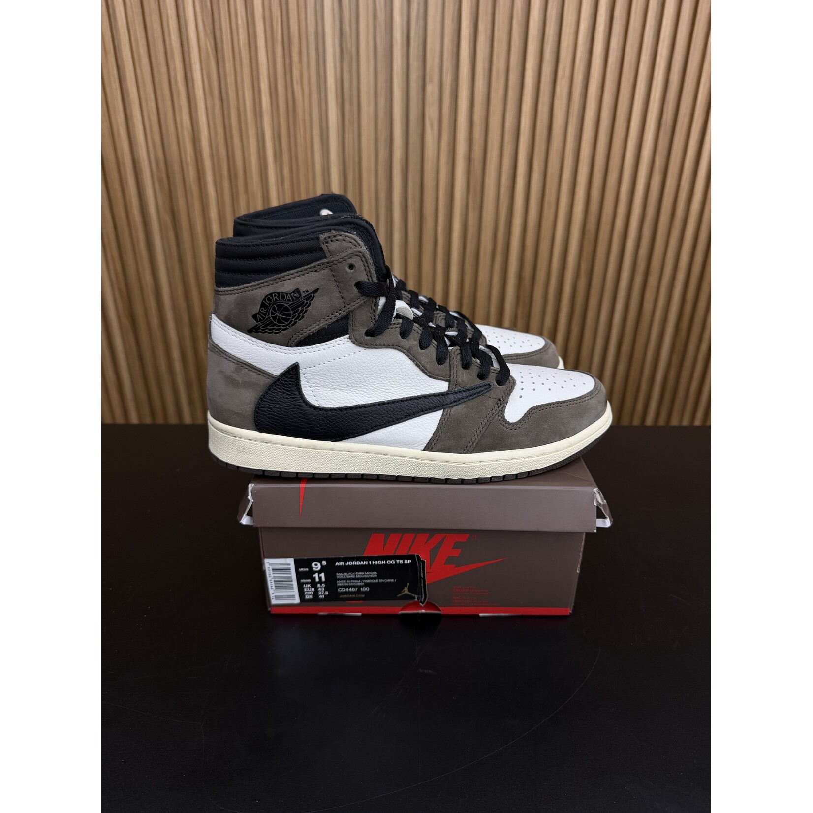 Jordan Jordan 1 Retro High OG SP Travis Scott Mocha Size 9.5, PREOWNED
