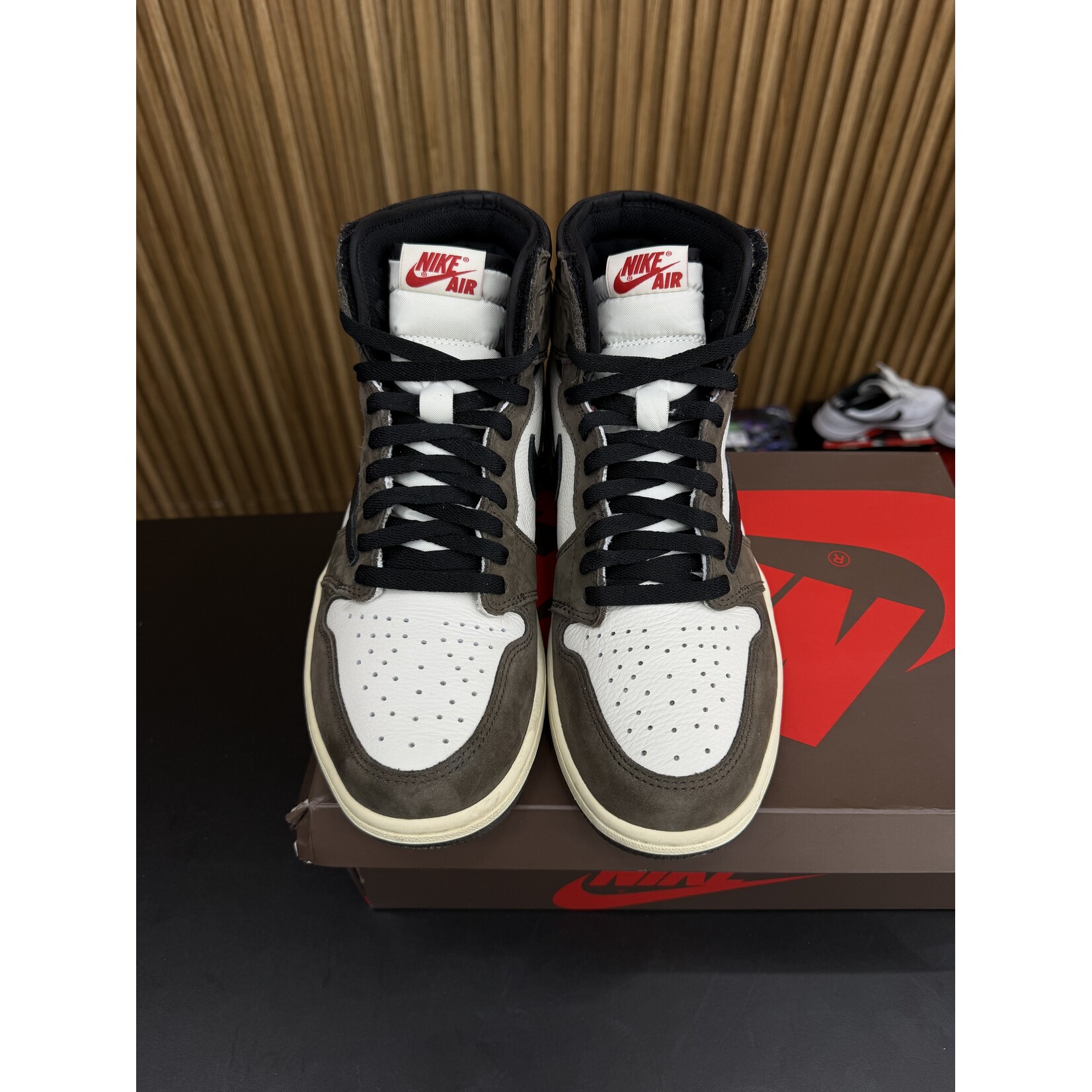 Jordan Jordan 1 Retro High OG SP Travis Scott Mocha Size 9.5, PREOWNED