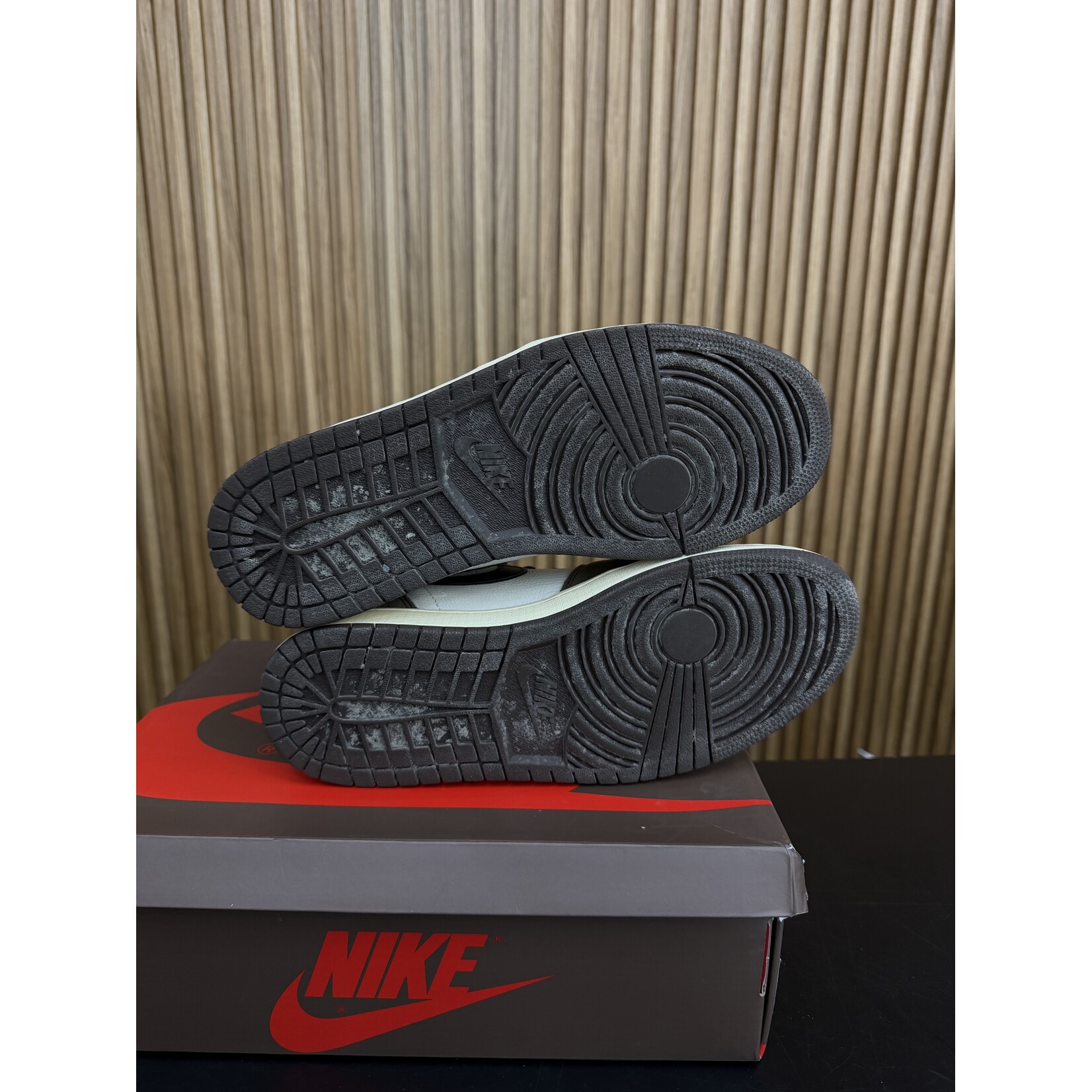 Jordan Jordan 1 Retro High OG SP Travis Scott Mocha Size 9.5, PREOWNED