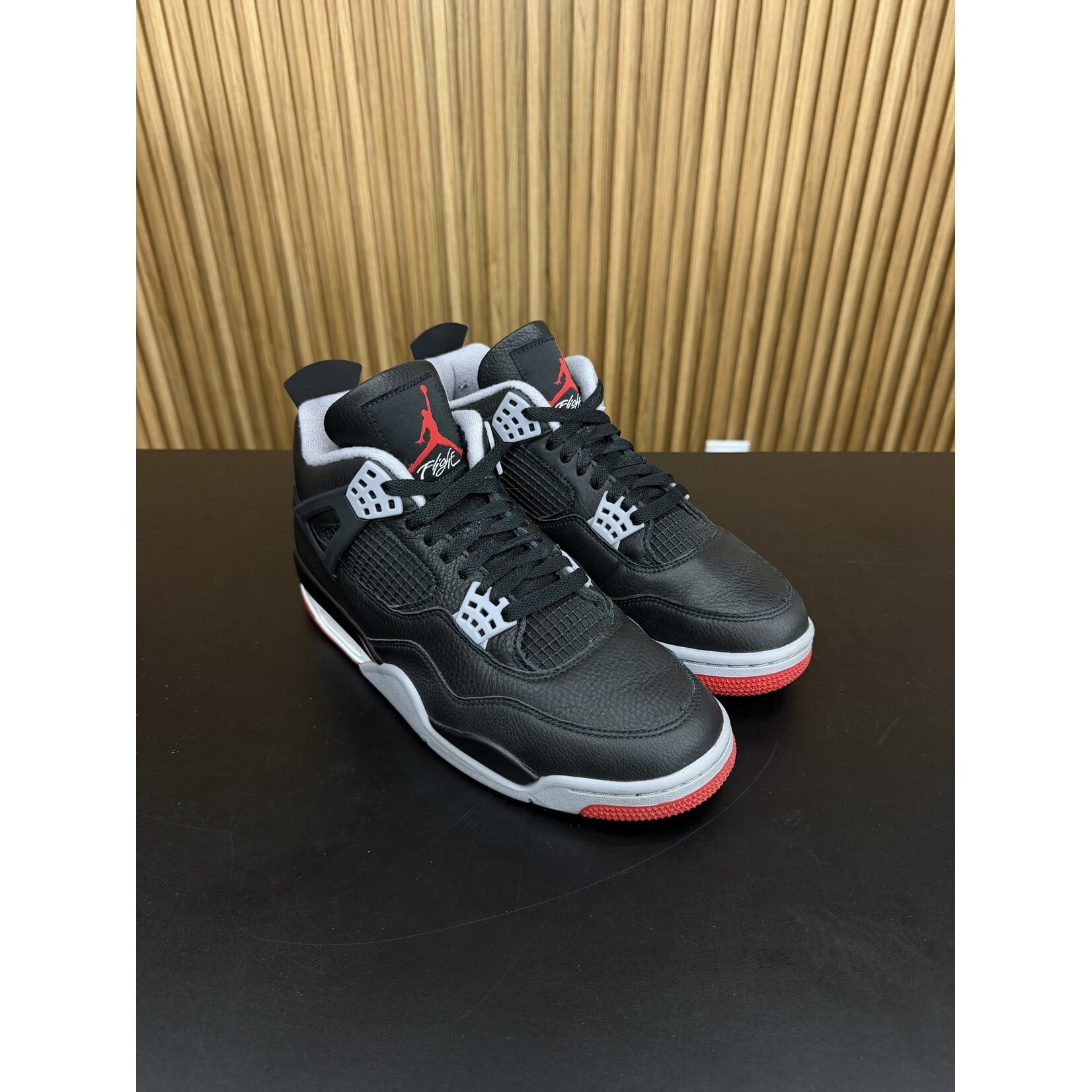 Jordan Jordan 4 Retro Bred Reimagined Size 9.5, PREOWNED