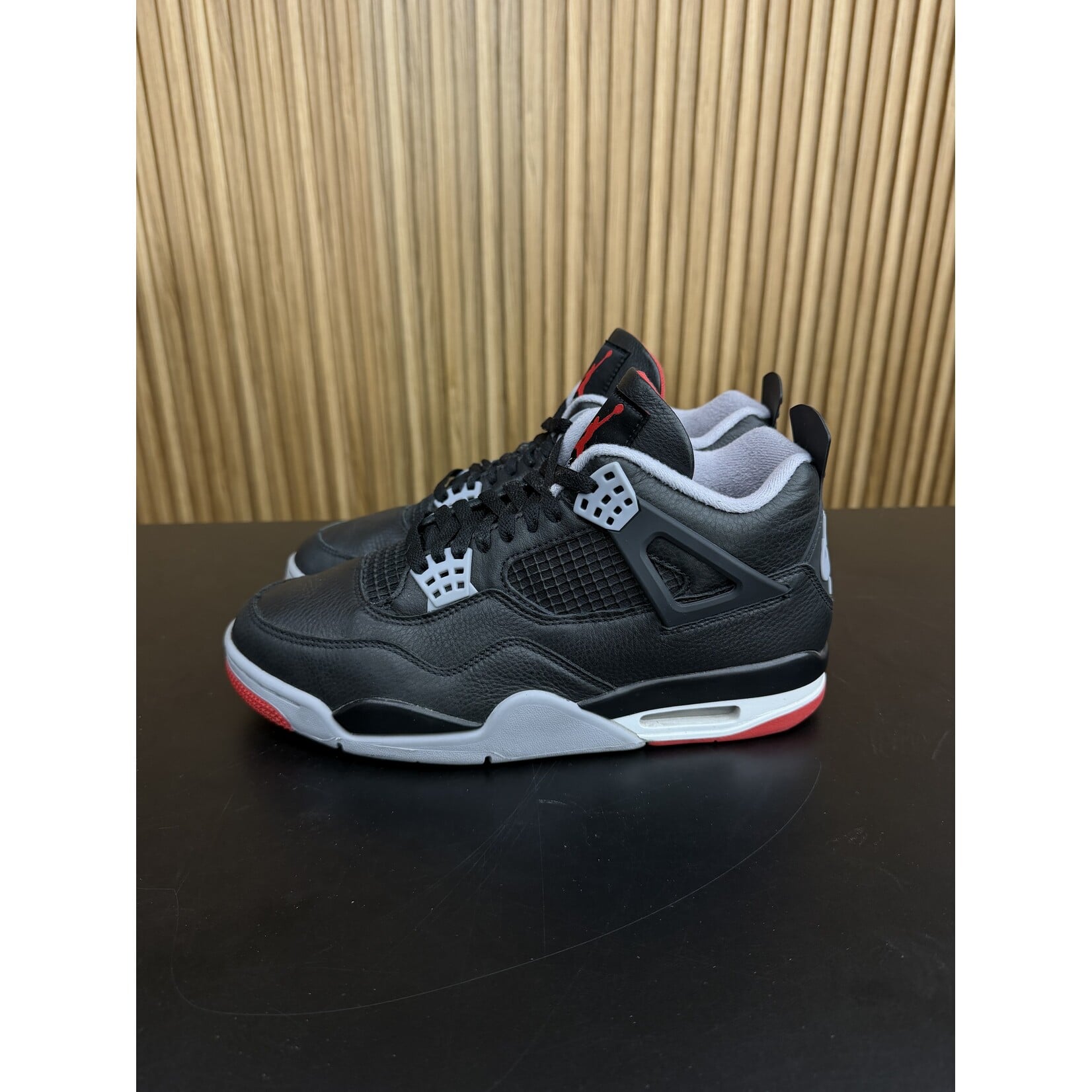 Jordan Jordan 4 Retro Bred Reimagined Size 9.5, PREOWNED