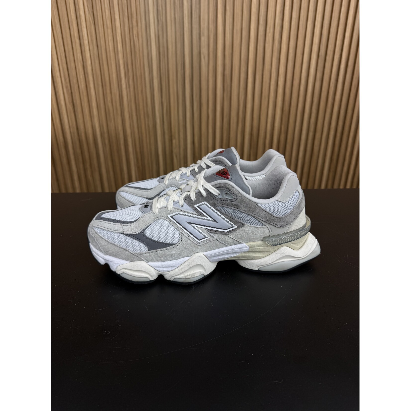 New Balance New Balance 9060 Rain Cloud Grey Size 11, PREOWNED