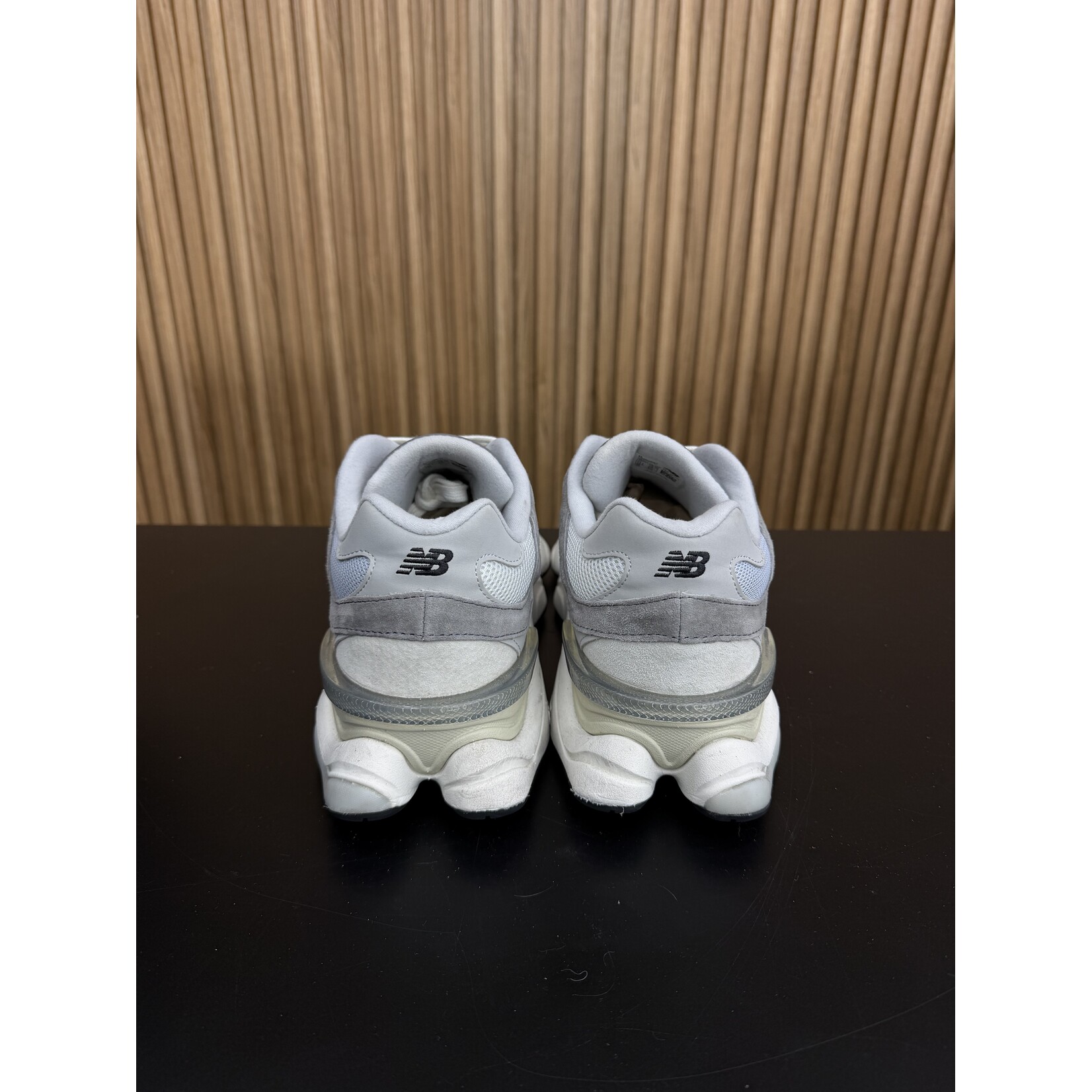 New Balance New Balance 9060 Rain Cloud Grey Size 11, PREOWNED