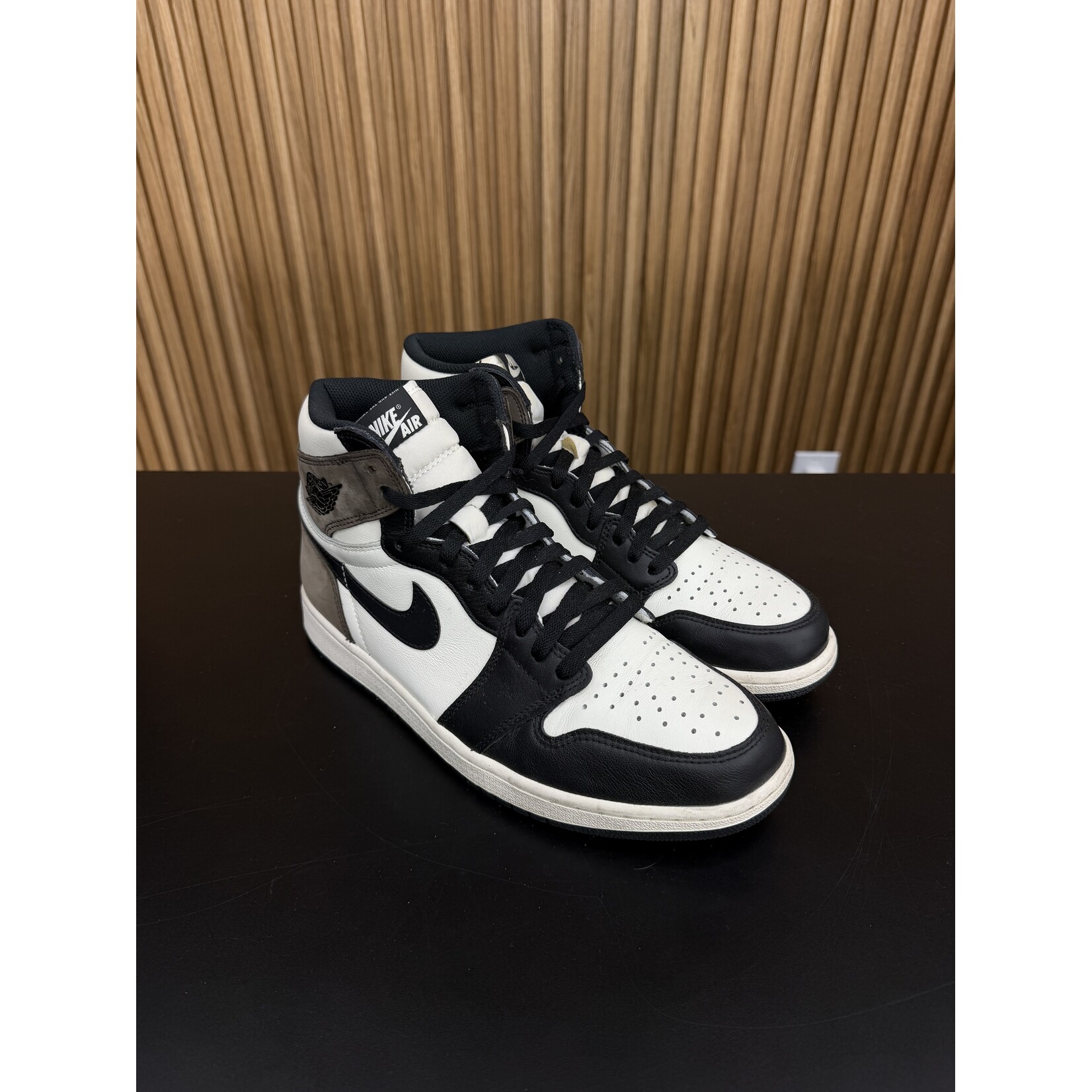 Jordan Jordan 1 Retro High Dark Mocha Size 11, PREOWNED