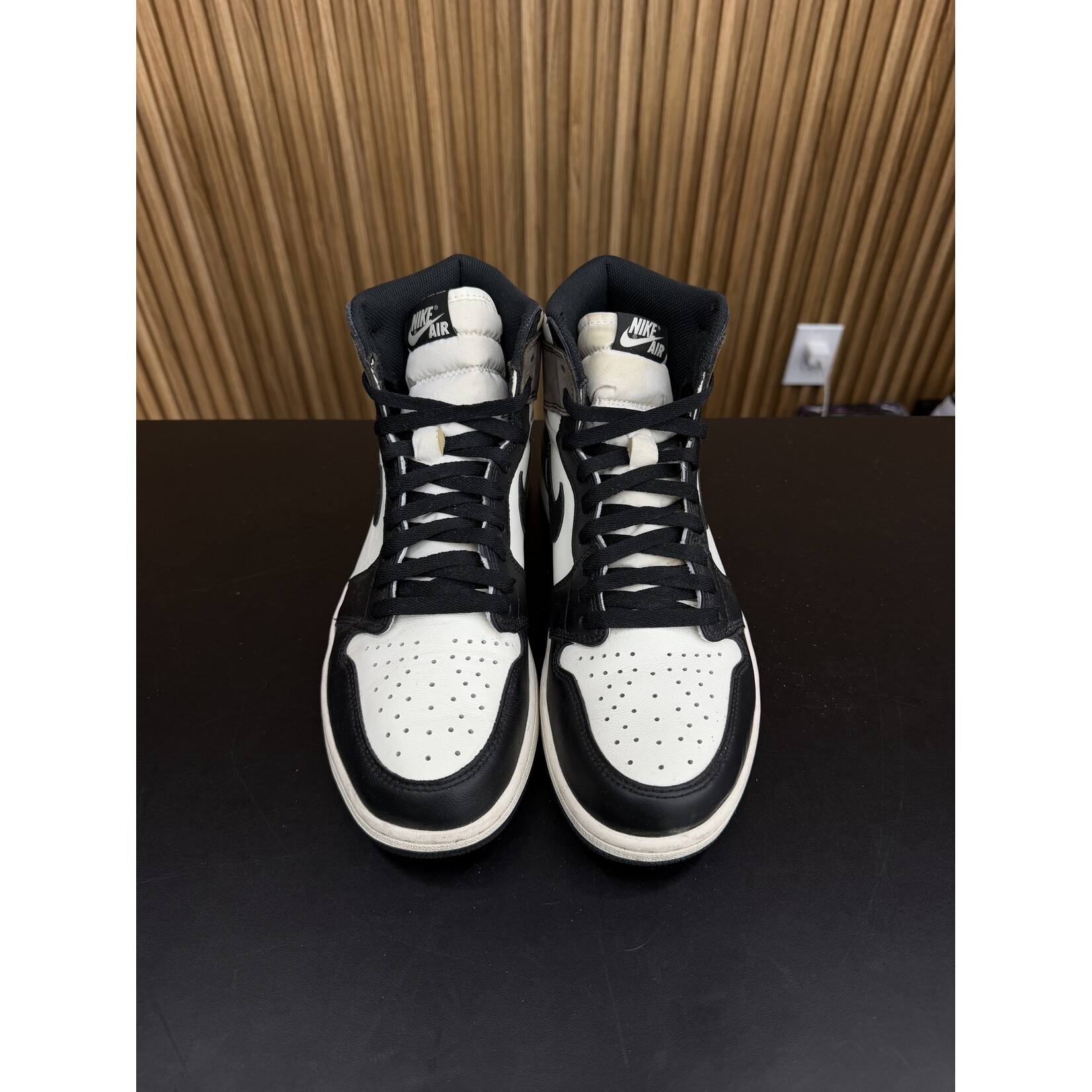 Jordan Jordan 1 Retro High Dark Mocha Size 11, PREOWNED