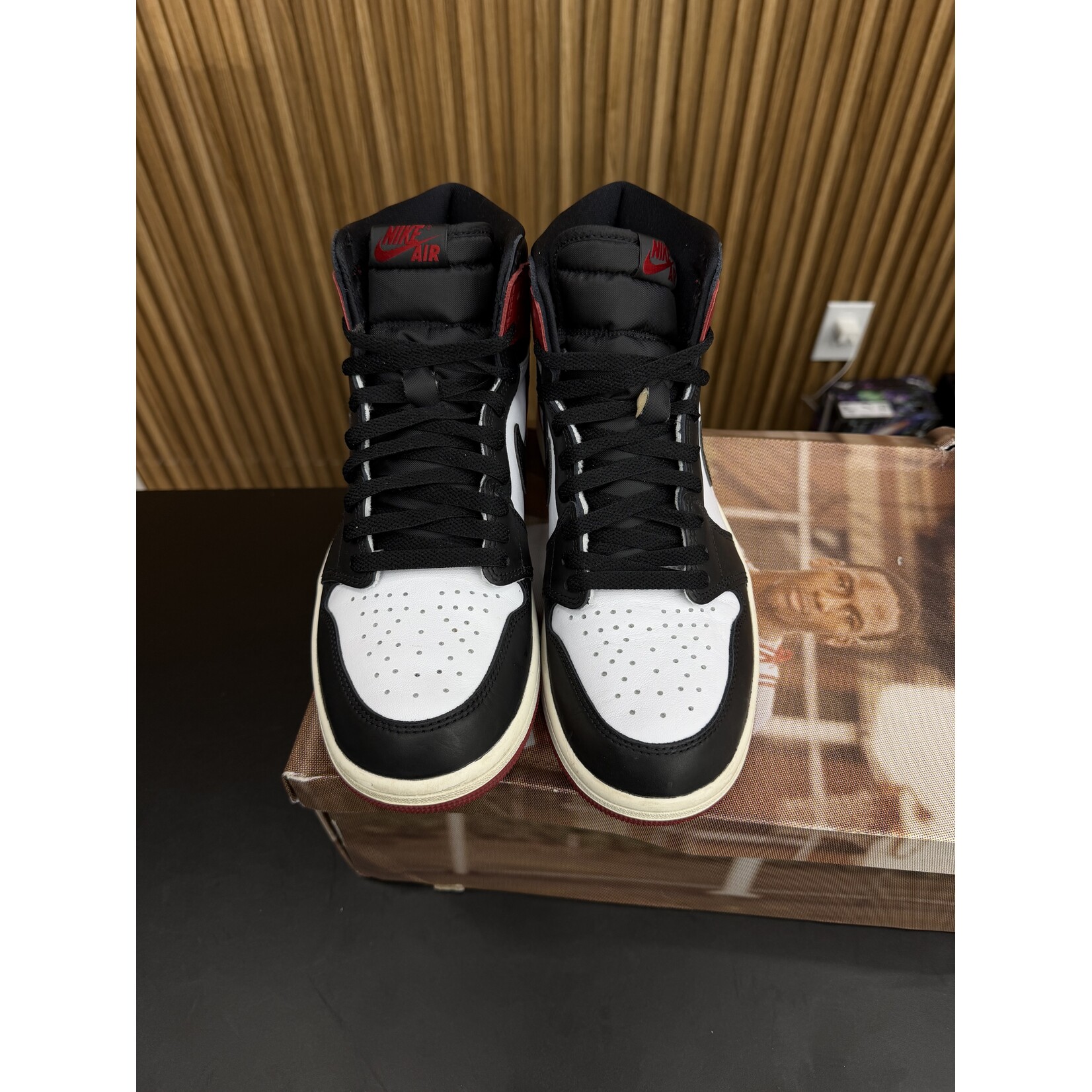 Jordan Jordan 1 Retro High OG Black Toe Reimagined Size 9, PREOWNED