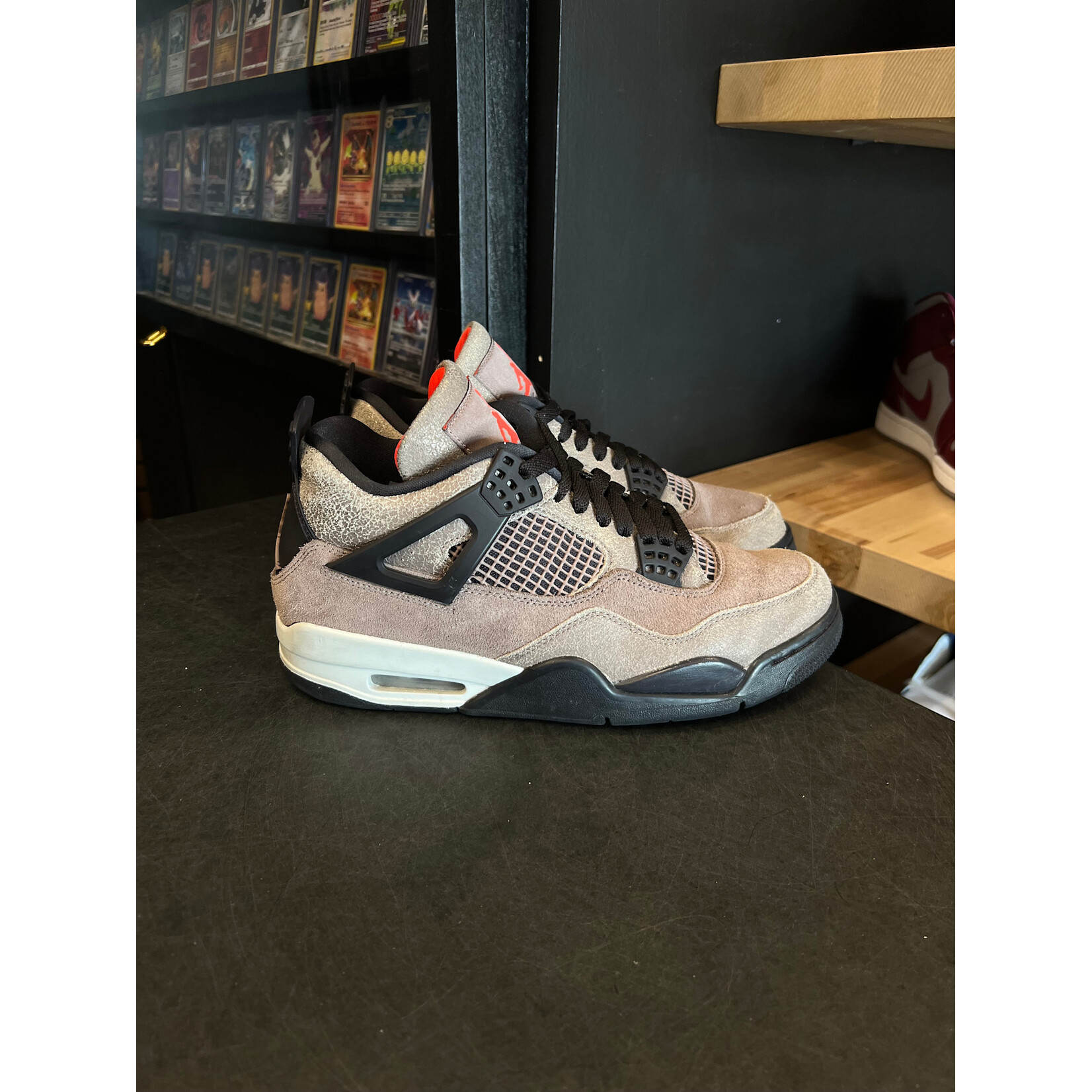 Jordan Jordan 4 Retro Taupe Haze Size 8.5, PREOWNED NO BOX