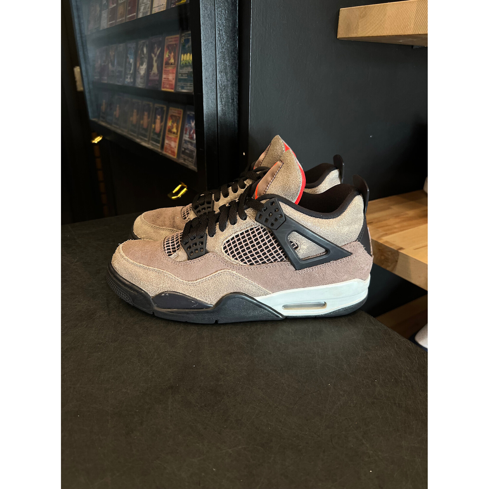 Jordan Jordan 4 Retro Taupe Haze Size 8.5, PREOWNED NO BOX