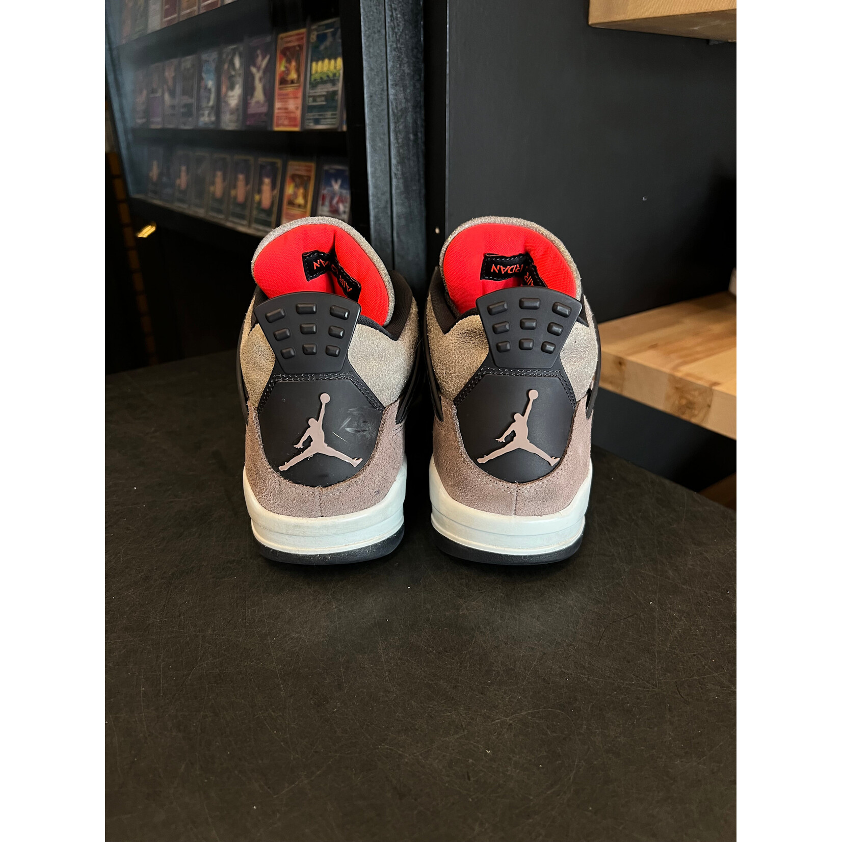 Jordan Jordan 4 Retro Taupe Haze Size 8.5, PREOWNED NO BOX