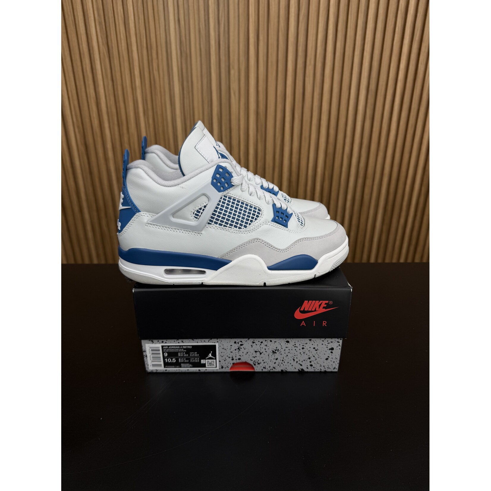 Jordan Jordan 4 Retro Military Blue (2024) Size 9, PREOWNED