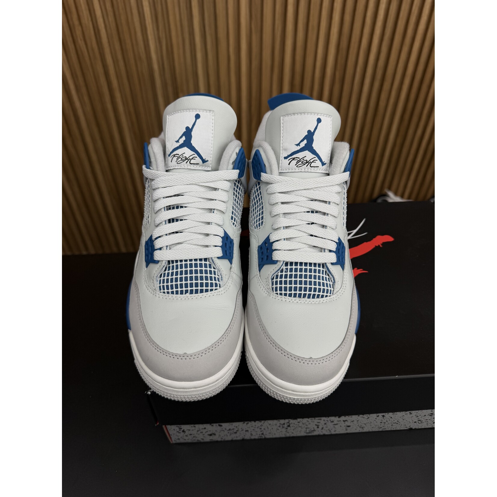 Jordan Jordan 4 Retro Military Blue (2024) Size 9, PREOWNED