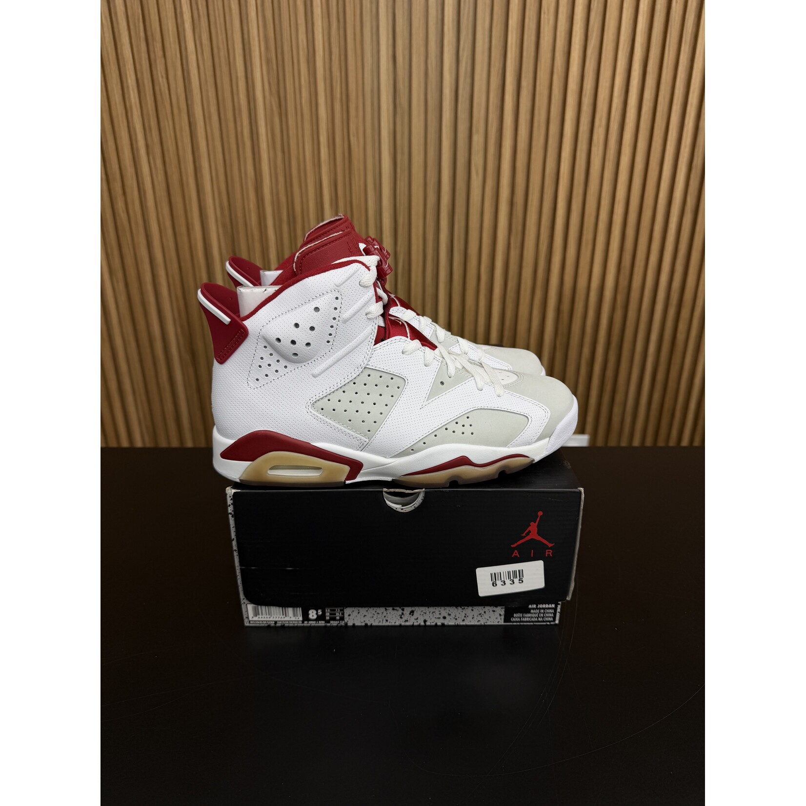 Jordan Jordan 6 Retro Alternate Hare Size 8.5, PREOWNED