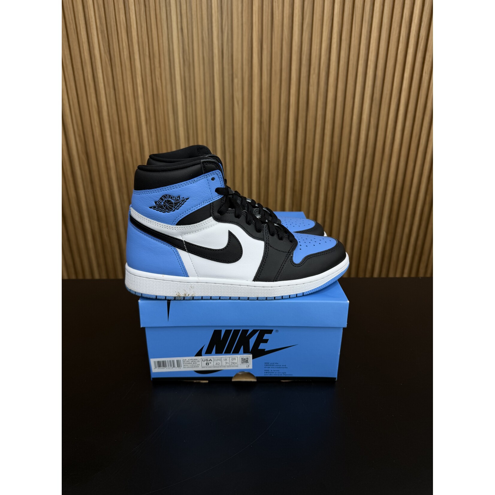 Jordan Jordan 1 Retro High OG UNC Toe Size 8.5, PREOWNED