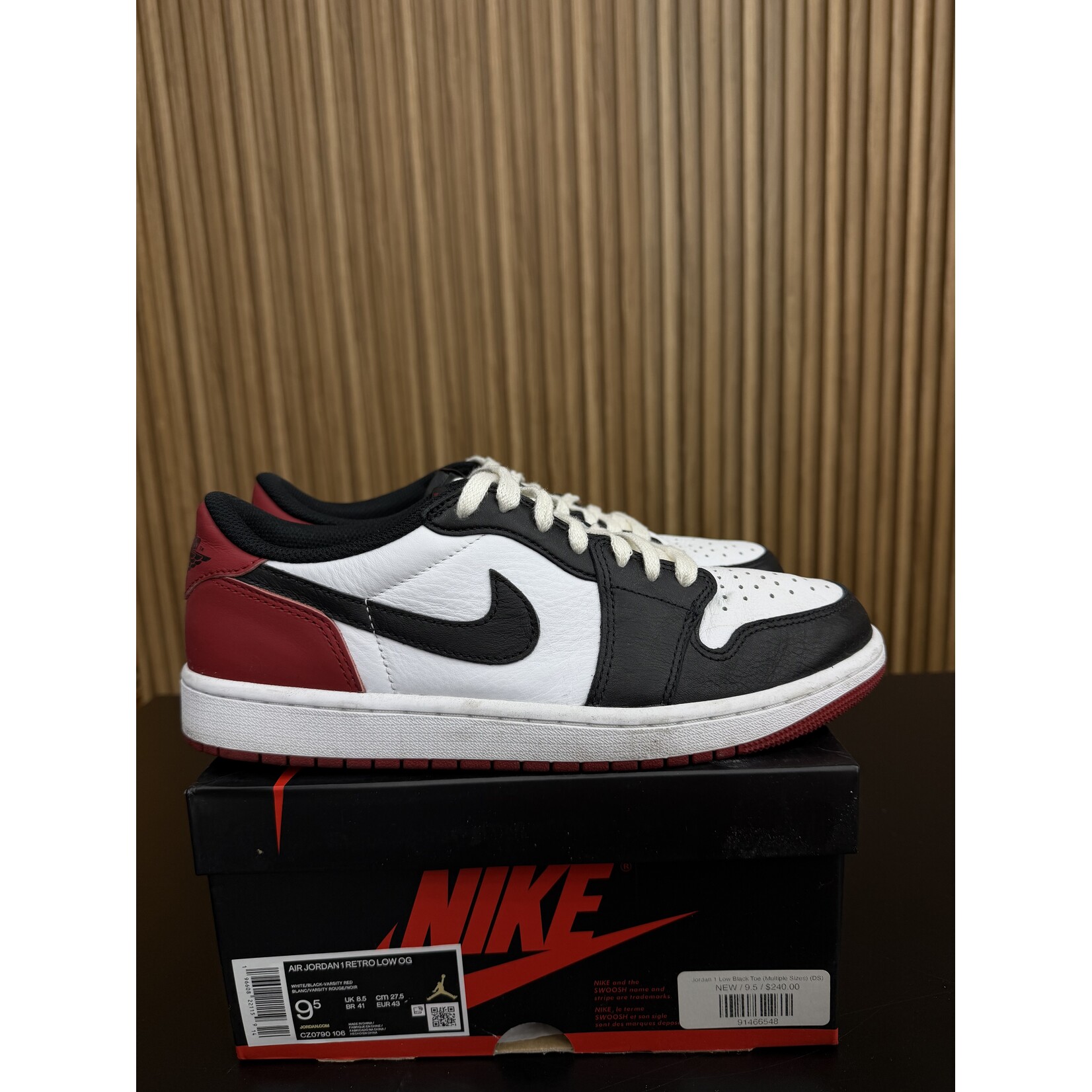 Jordan Jordan 1 Retro Low OG Black Toe (2023) Size 9.5, PREOWNED