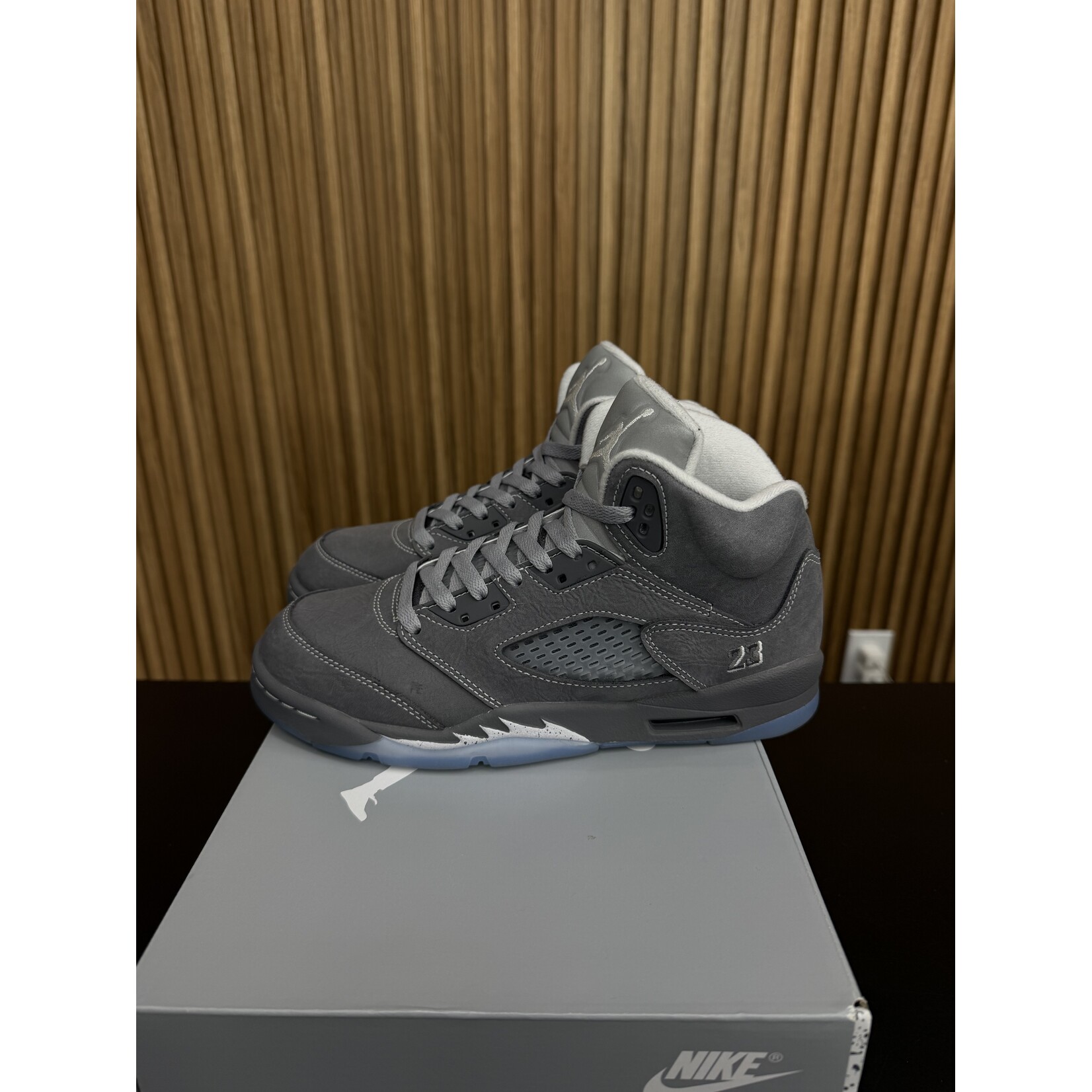 Jordan Jordan 5 Retro Wolf Grey (2026) (GS) Size 7, PREOWNED