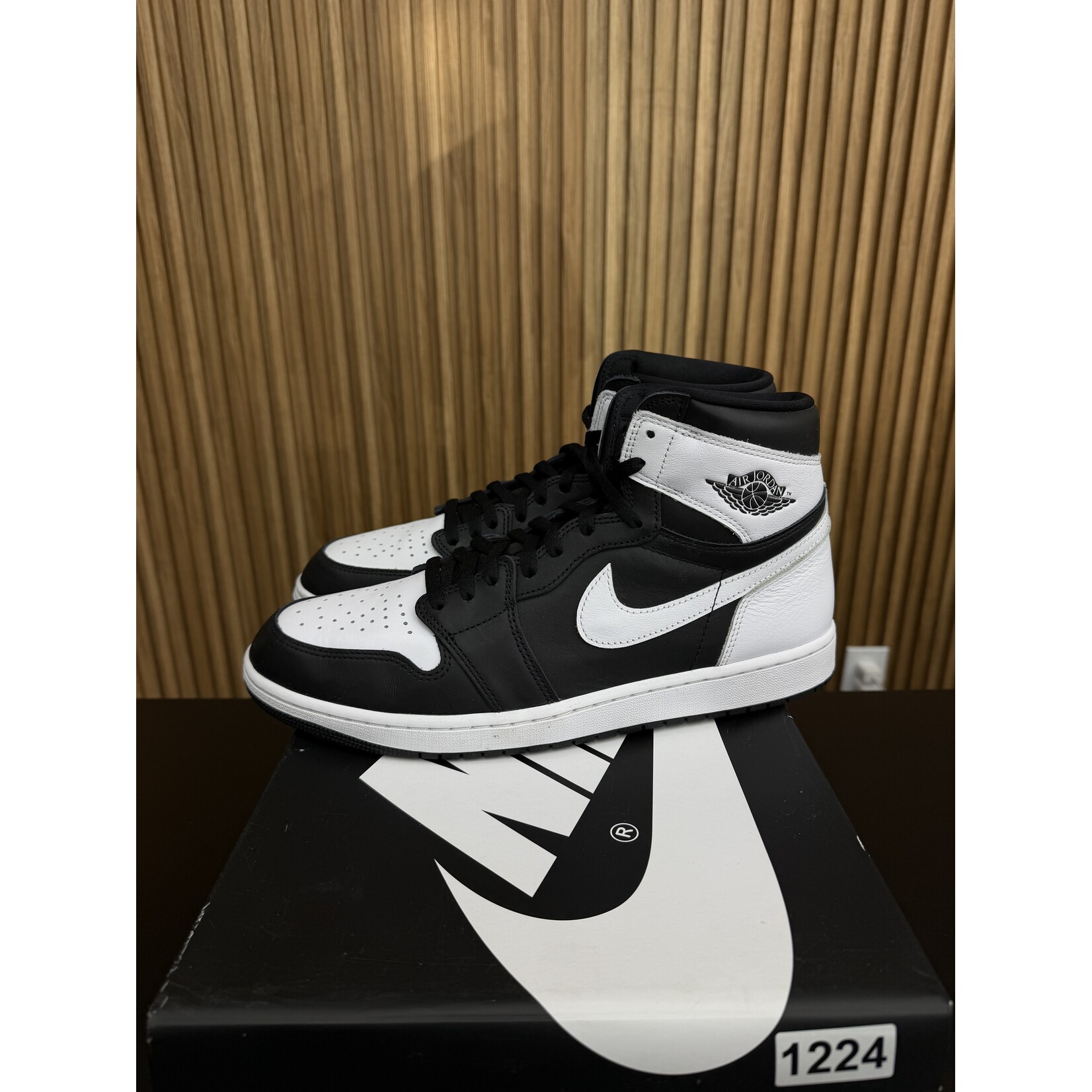 Jordan Jordan 1 Retro High OG Black White Size 13, PREOWNED