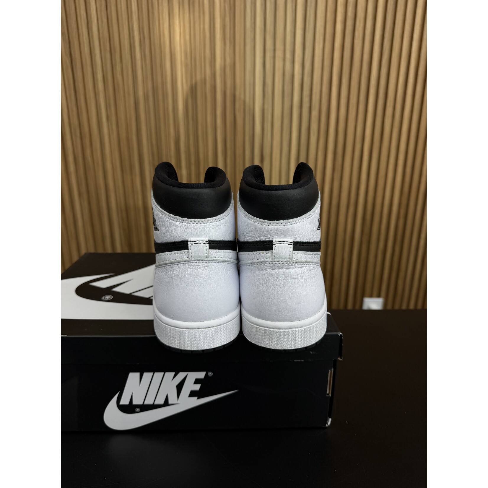 Jordan Jordan 1 Retro High OG Black White Size 13, PREOWNED
