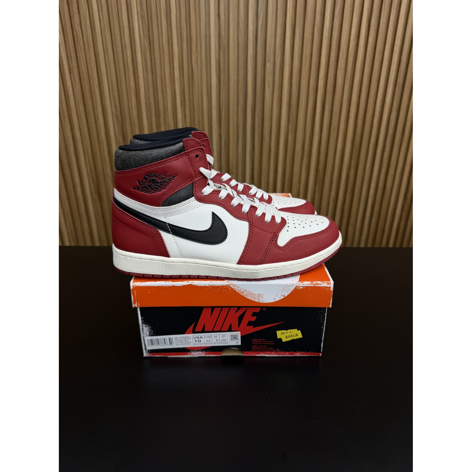 Jordan Jordan 1 Retro High OG Chicago Lost and Found Size 10, PREOWNED