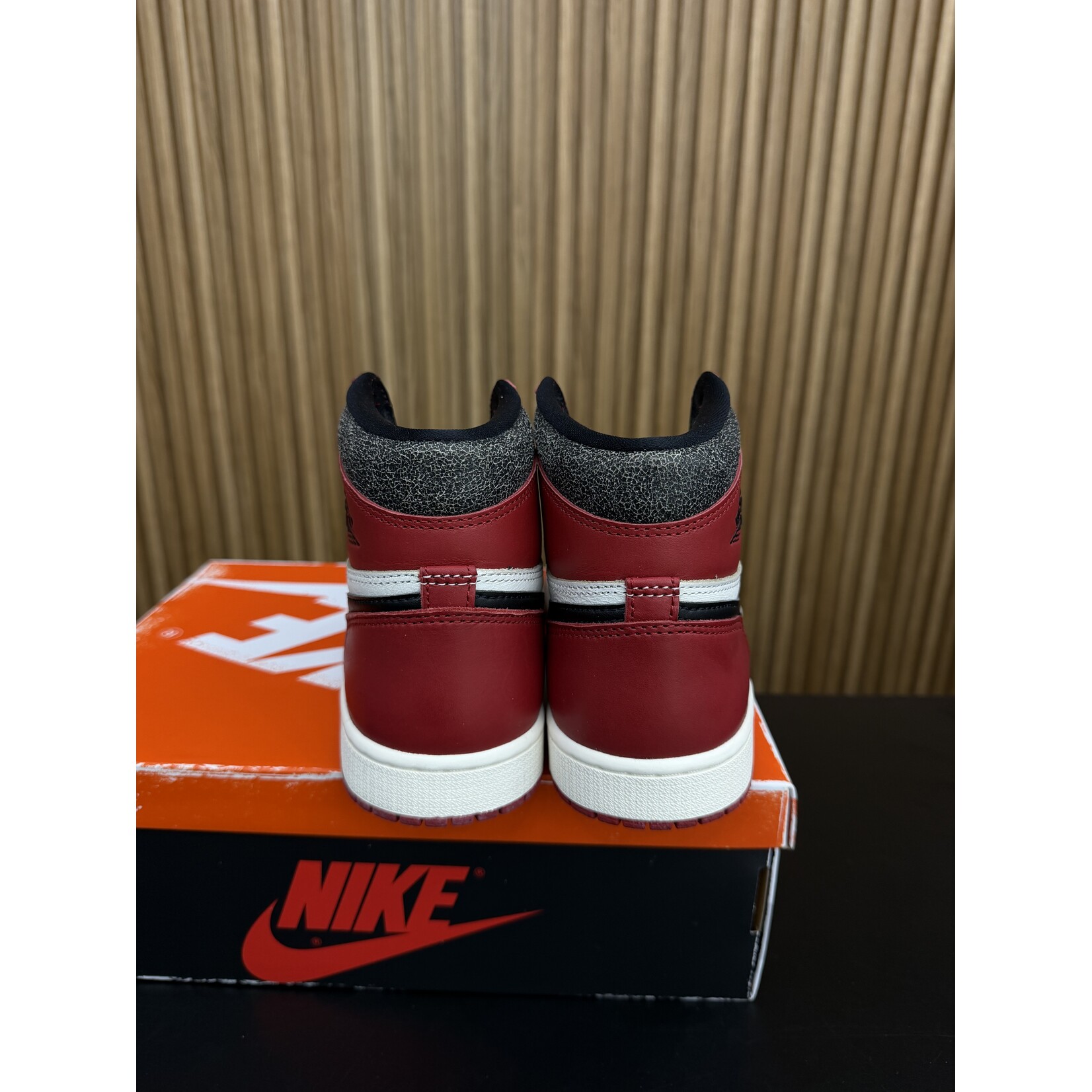Jordan Jordan 1 Retro High OG Chicago Lost and Found Size 7.5, PREOWNED