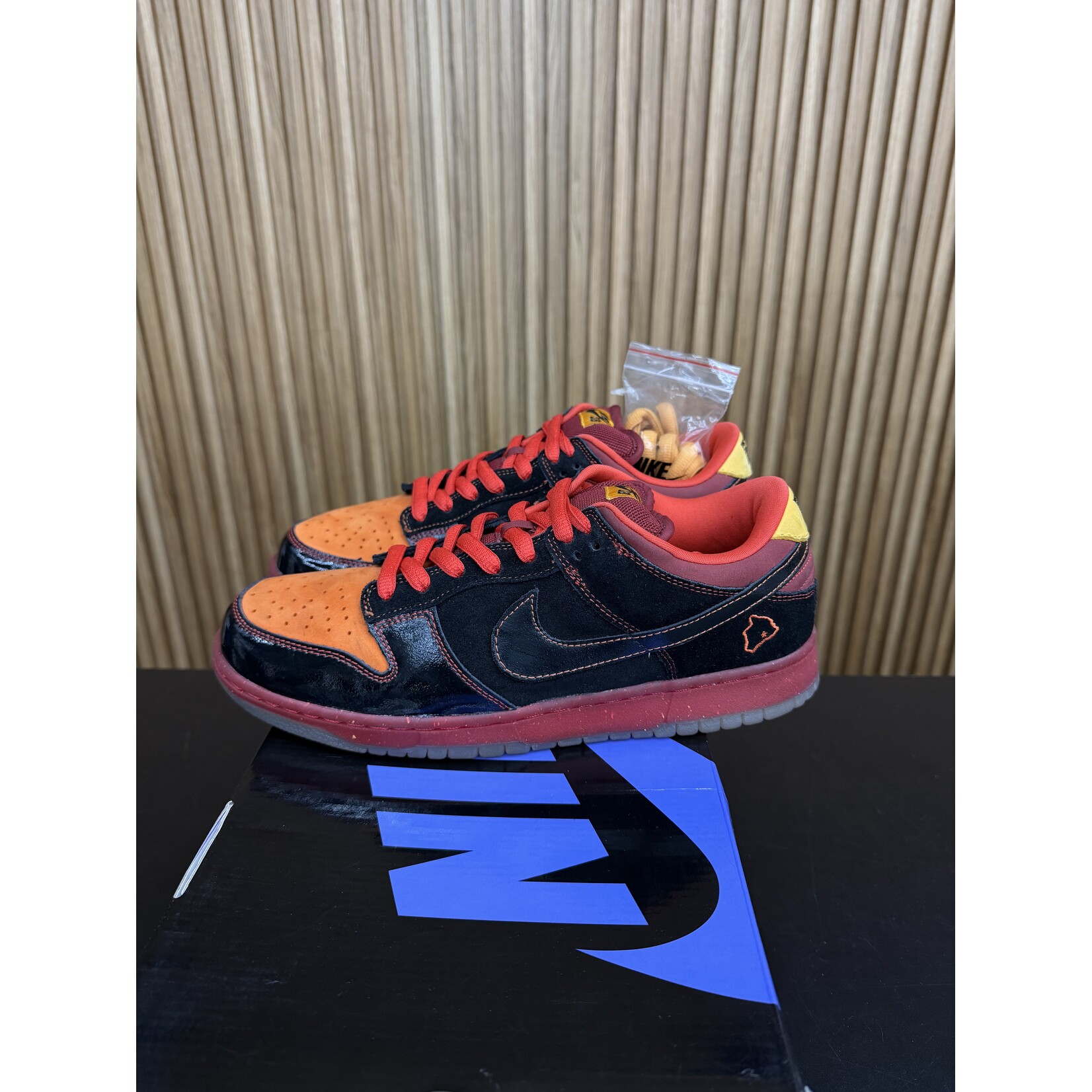Nike Nike SB Dunk Low Hawaii Size 11, PREOWNED