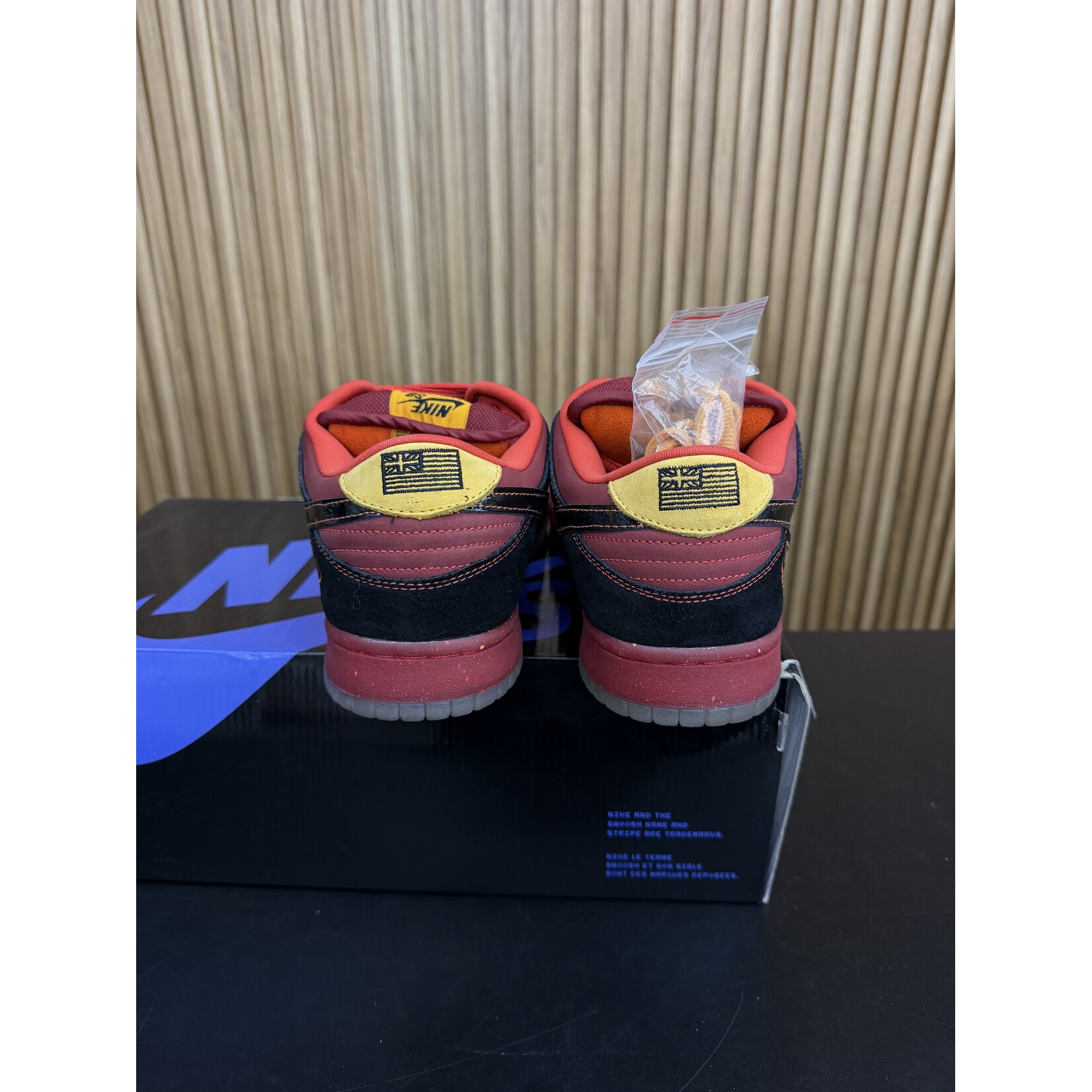Nike Nike SB Dunk Low Hawaii Size 11, PREOWNED