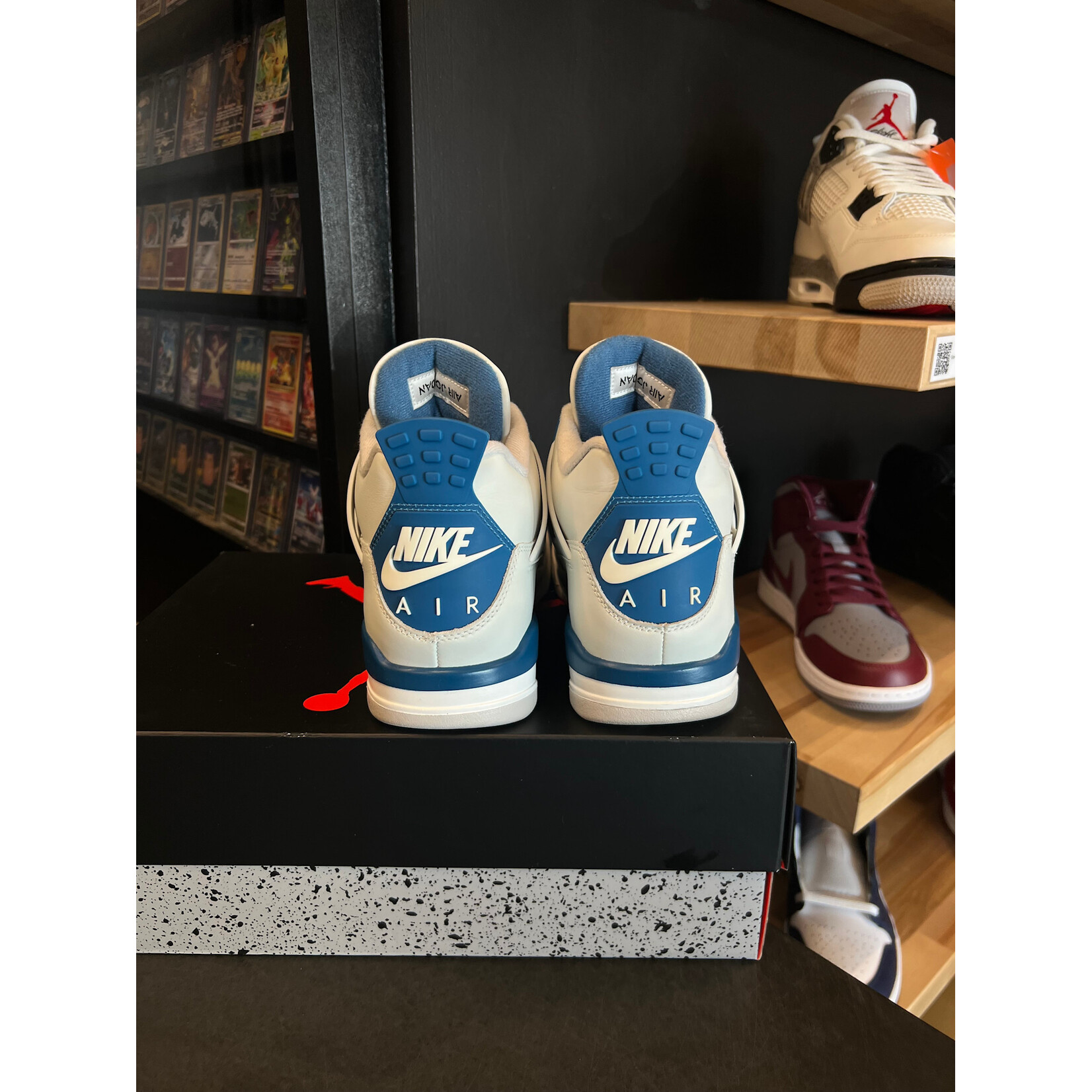 Jordan Jordan 4 Retro Military Blue (2024) Size 10, PREOWNED WORN ONCE