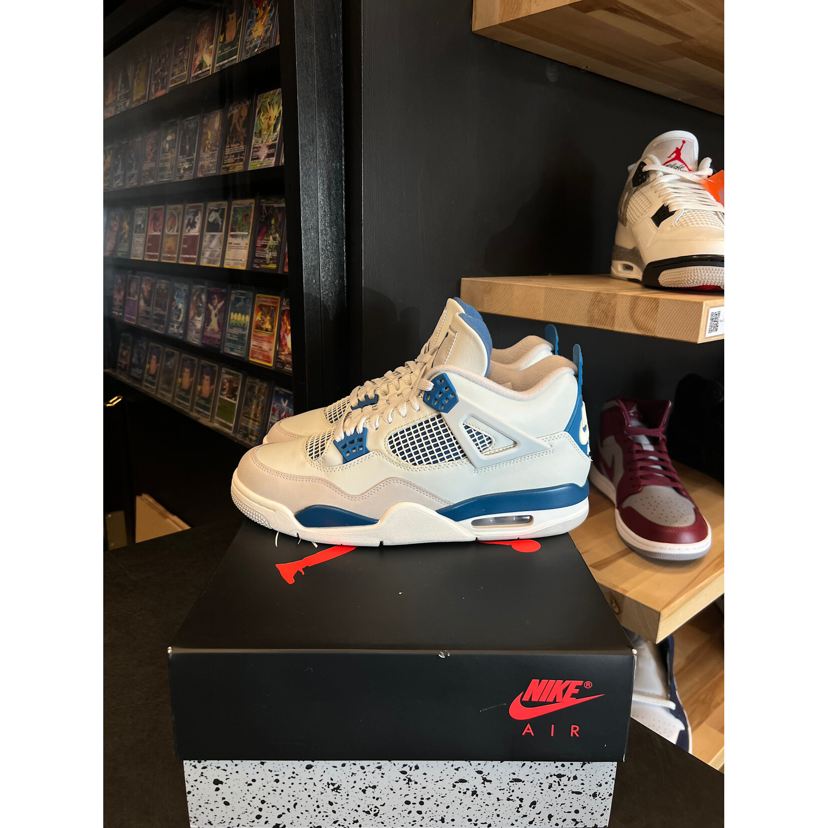Jordan Jordan 4 Retro Military Blue (2024) Size 10, PREOWNED WORN ONCE