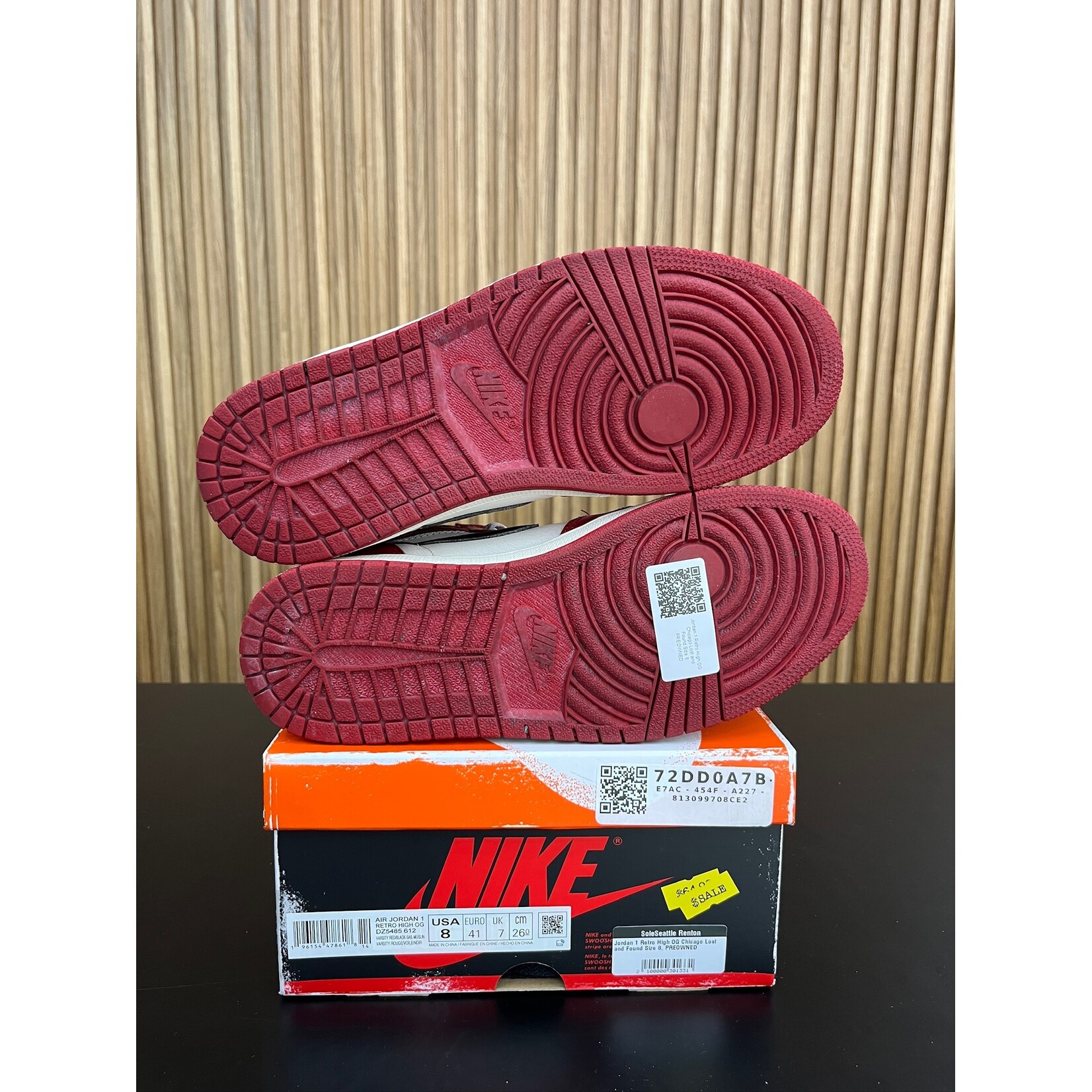 Jordan Jordan 1 Retro High OG Chicago Lost and Found Size 8, PREOWNED