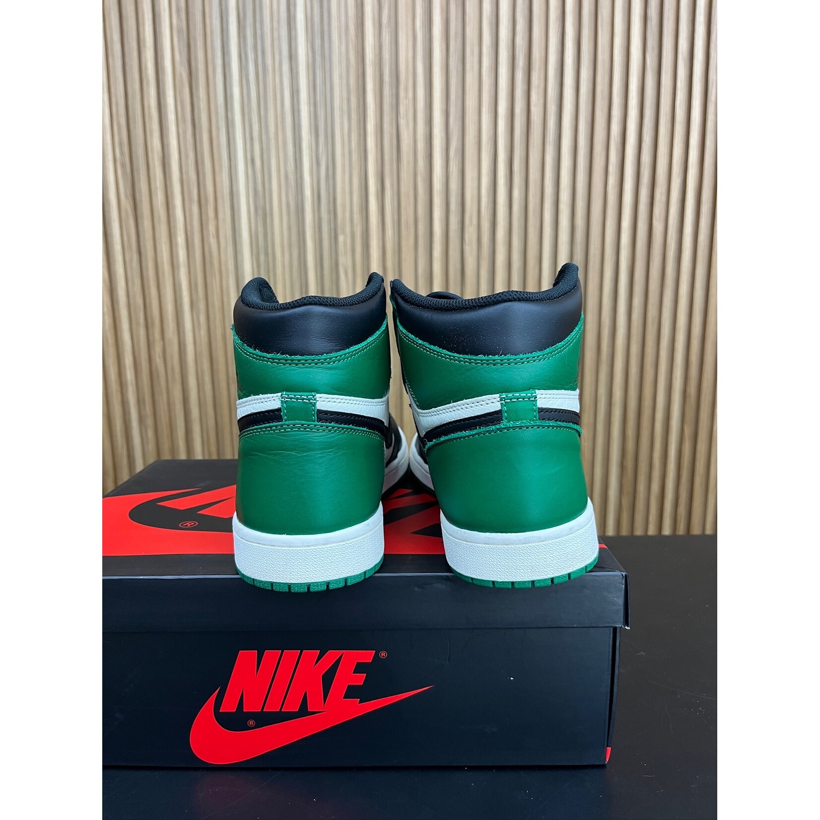 Jordan Jordan 1 Retro High Pine Green Size 11, PREOWNED