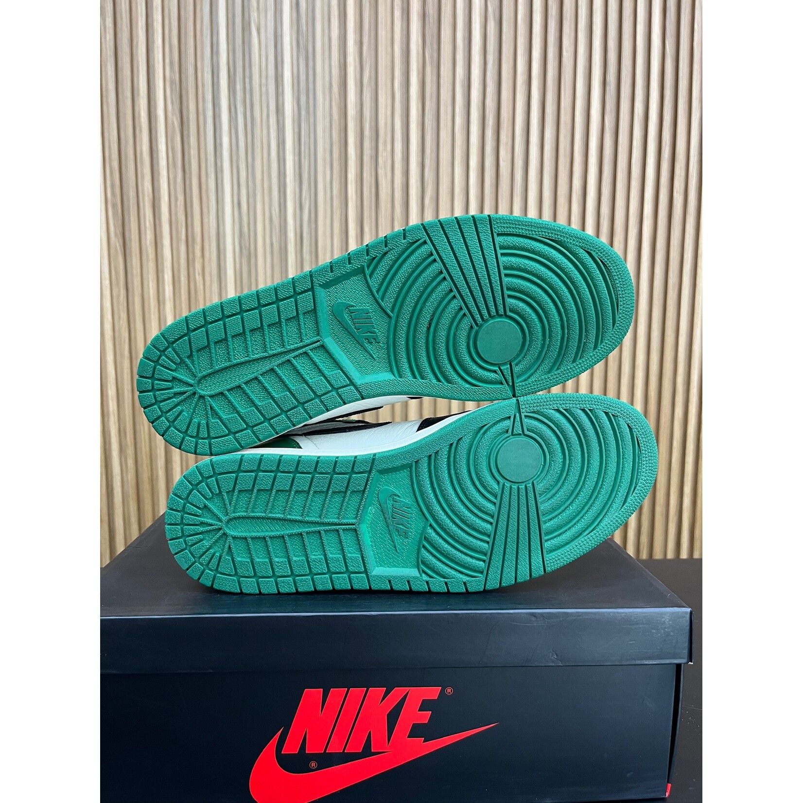 Jordan Jordan 1 Retro High Pine Green Size 11, PREOWNED