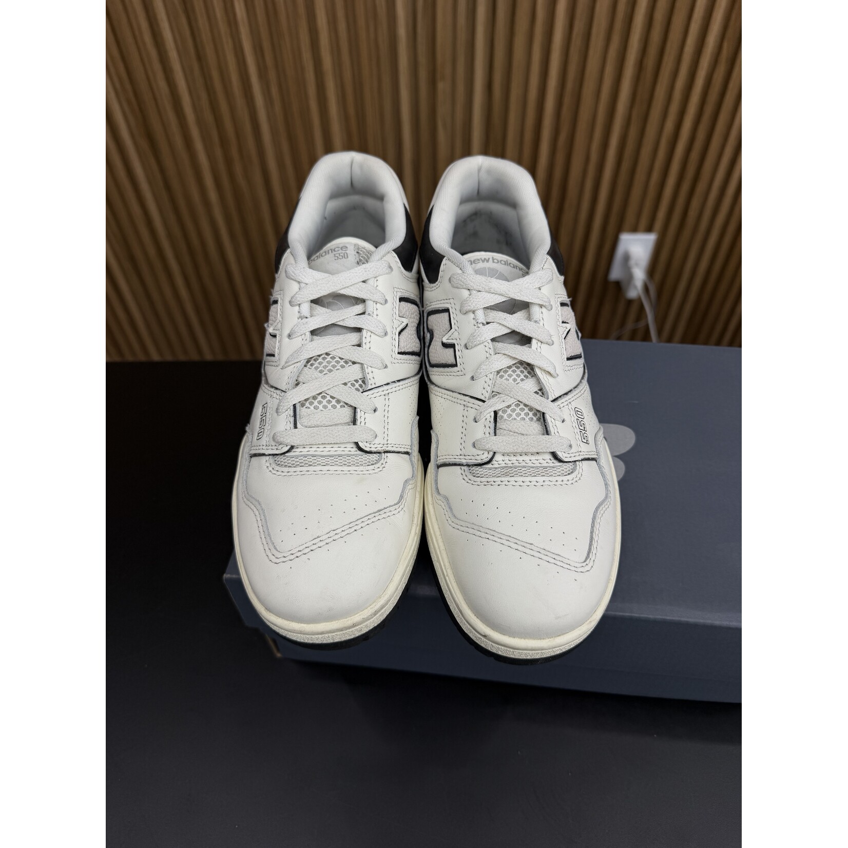New New Balance 550 Cream Black Size 9, PREOWNED