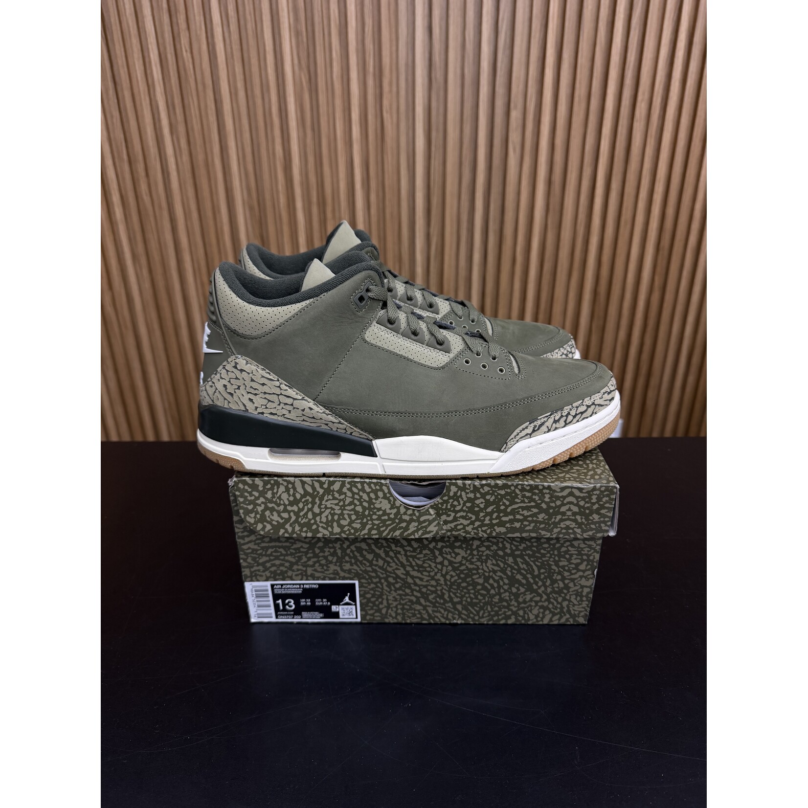 Jordan Jordan 3 Retro Family Affair Size 13, PREOWNED