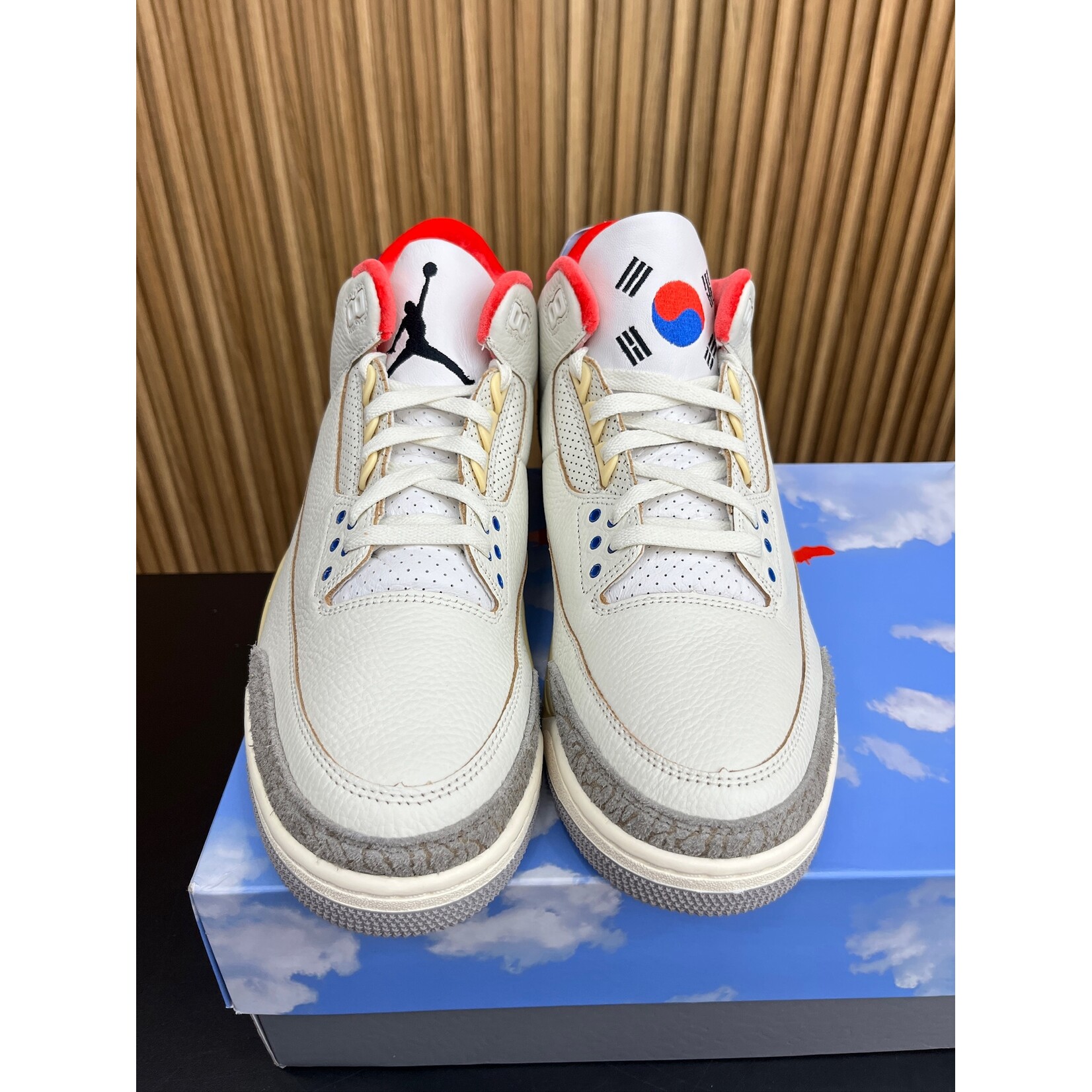 Jordan Jordan 3 Retro Seoul 2.0 Size 13, PREOWNED