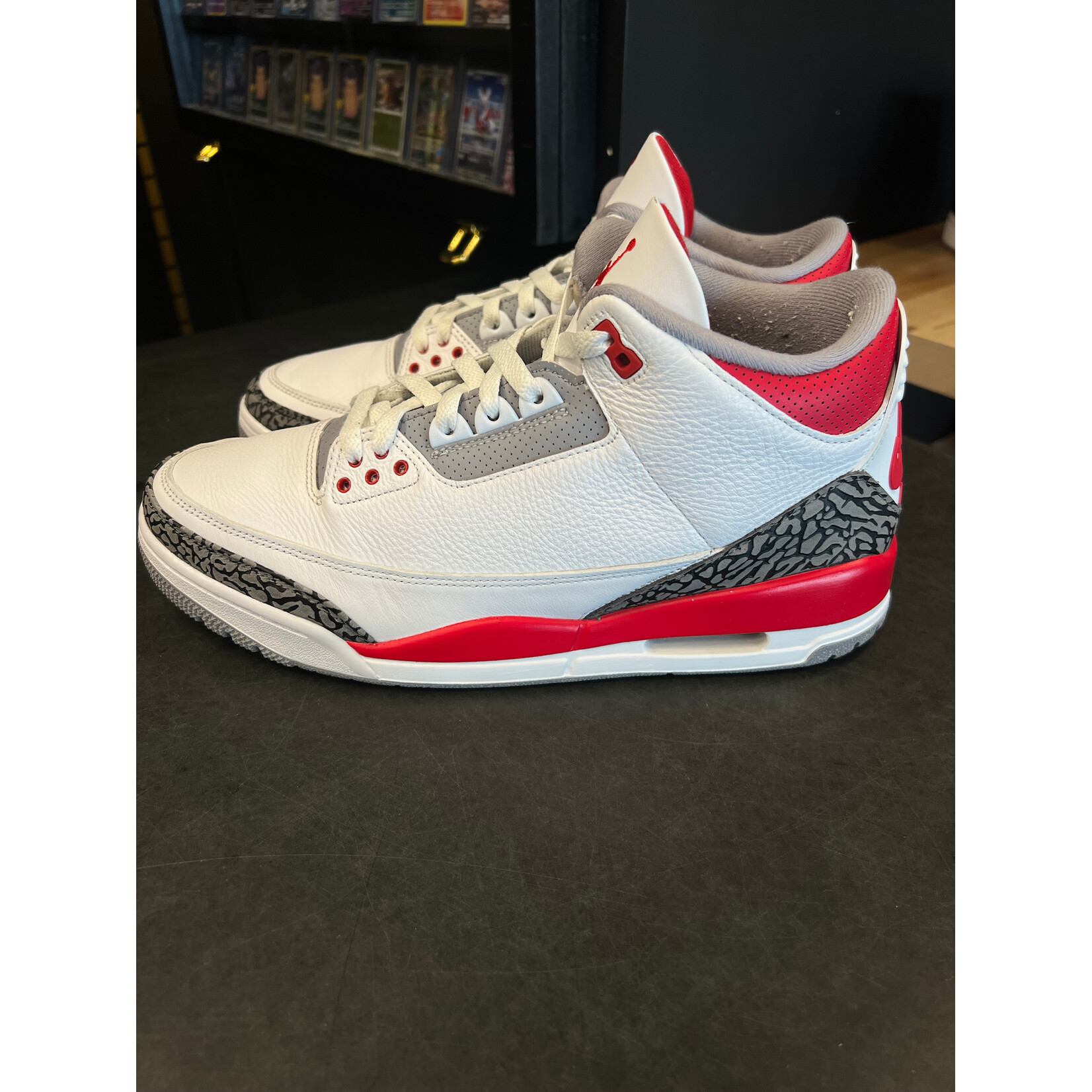 Jordan Jordan 3 Retro Fire Red (2022) Size 11.5, PREOWNED