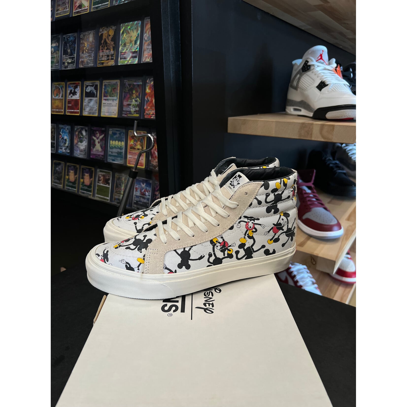 Vans Vans Sk8-Hi LX Mickey 90th Size 10, PREOWNED