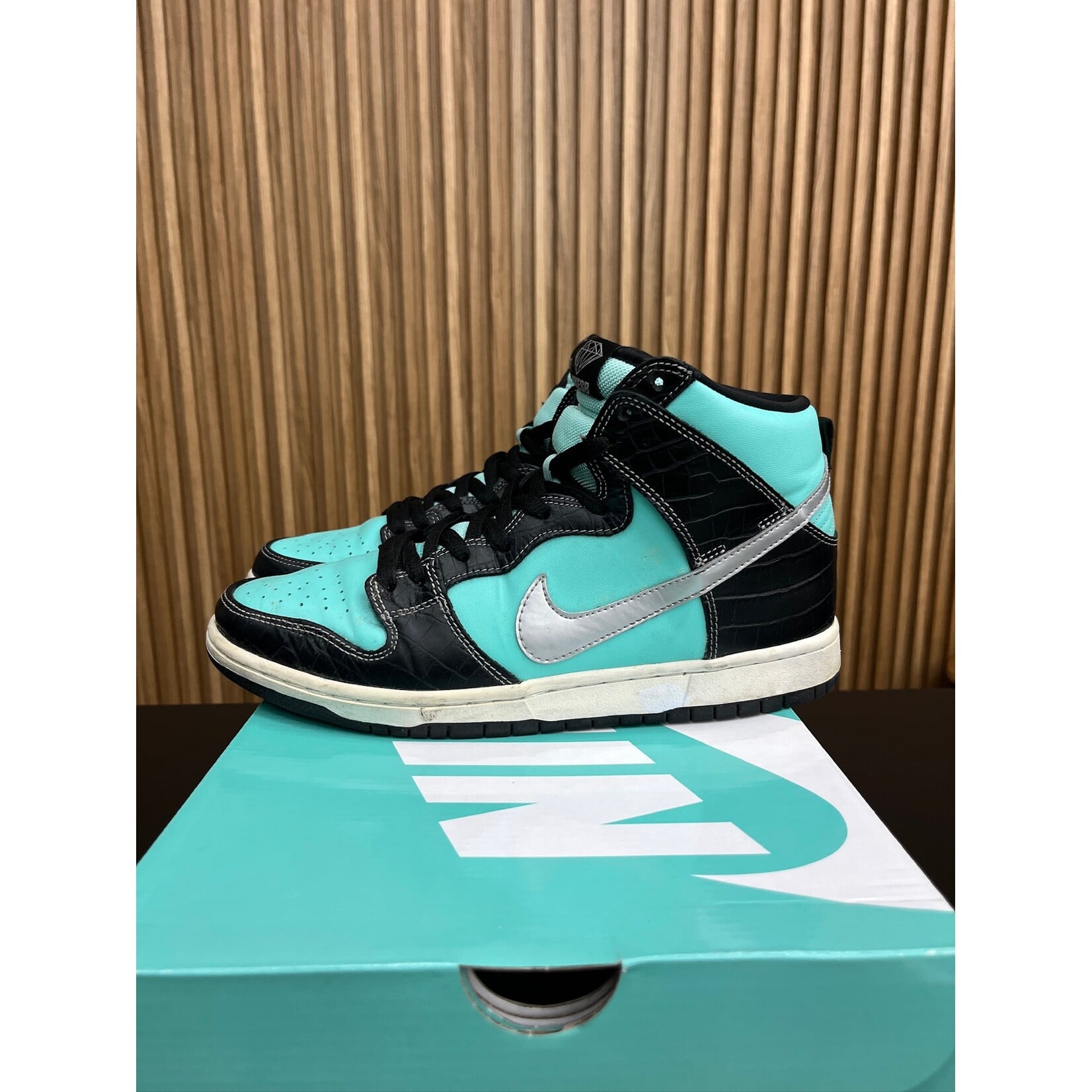 Nike Nike SB Dunk High Diamond Supply Co. Size 10, PREOWNED