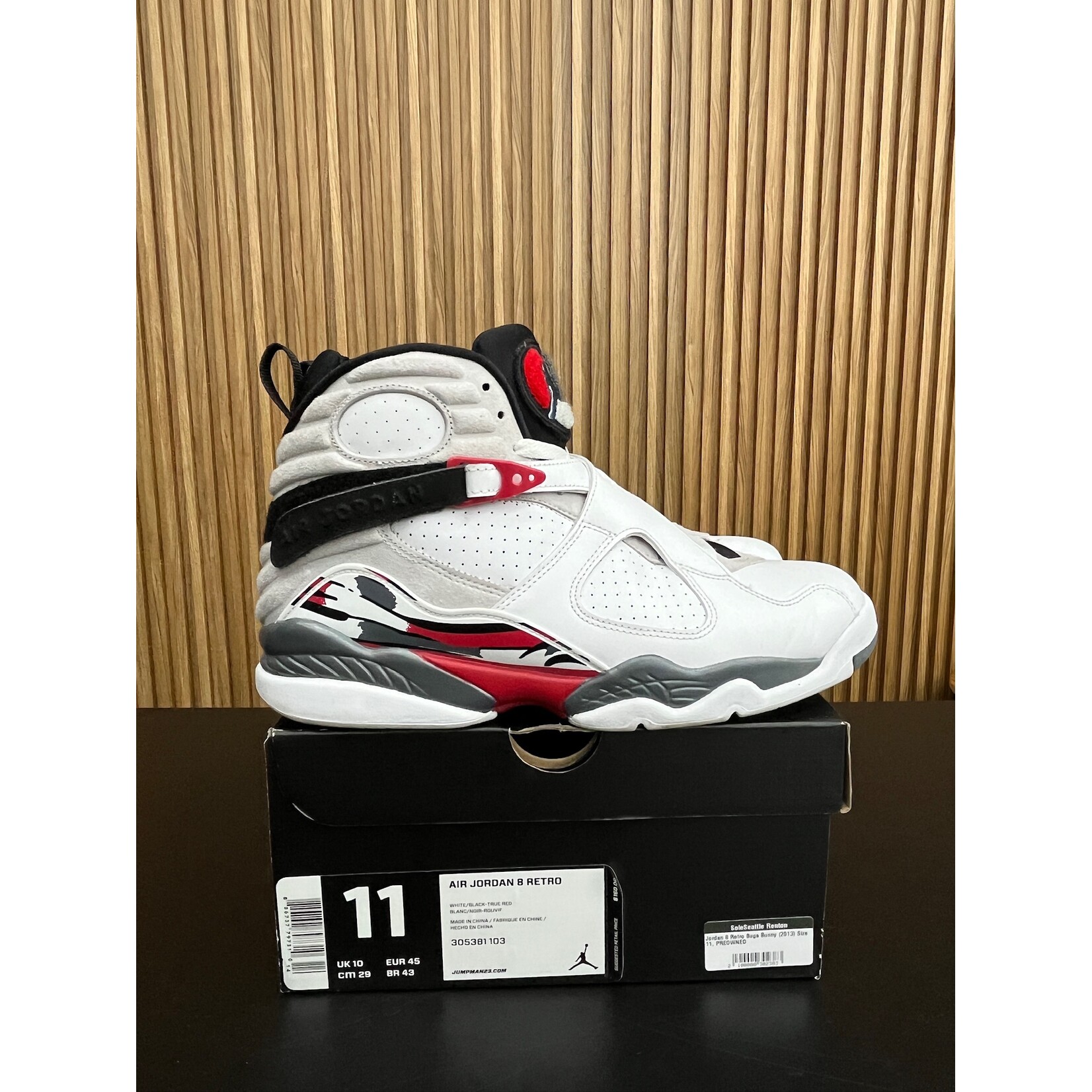 Jordan Jordan 8 Retro Bugs Bunny (2013) Size 11, PREOWNED