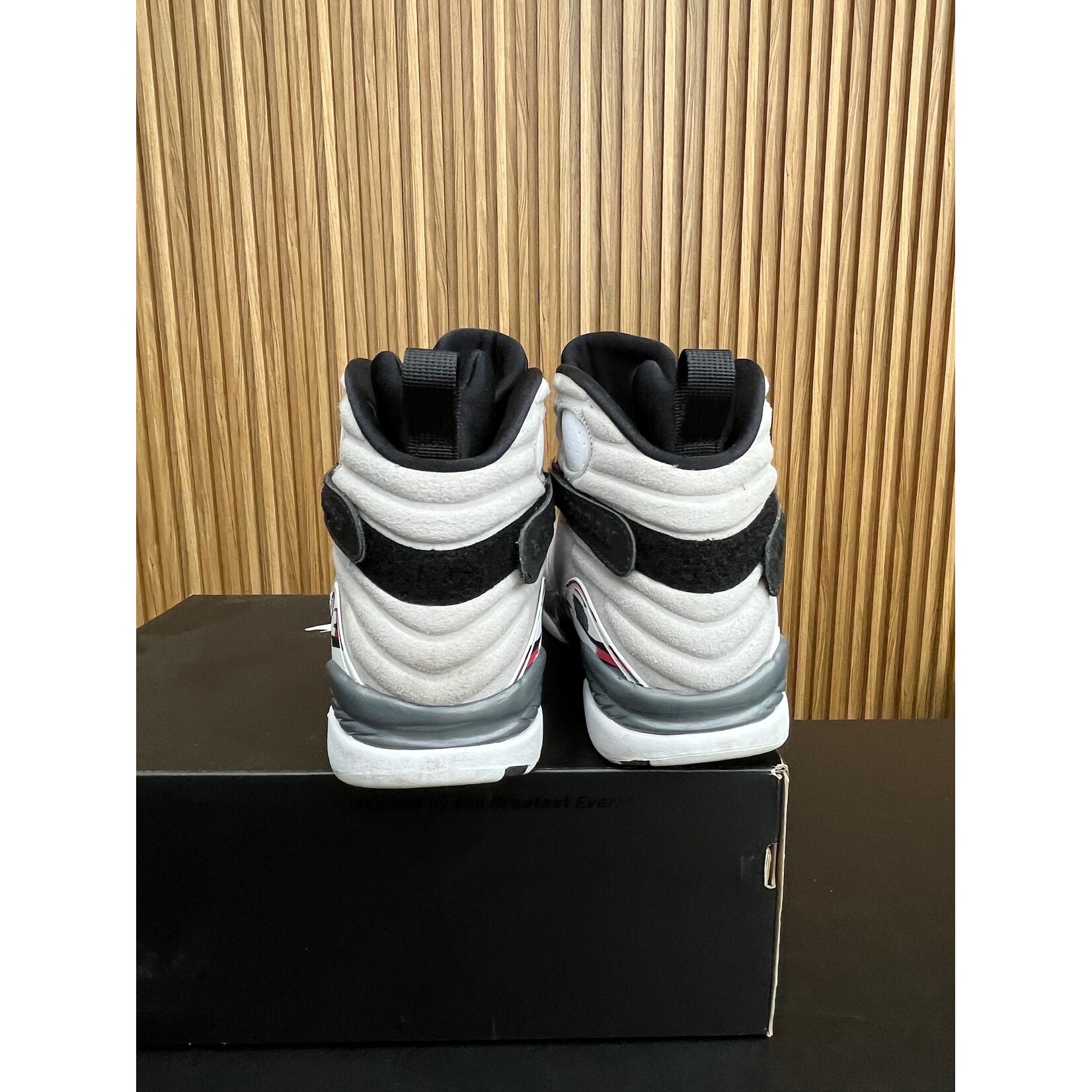 Jordan Jordan 8 Retro Bugs Bunny (2013) Size 11, PREOWNED