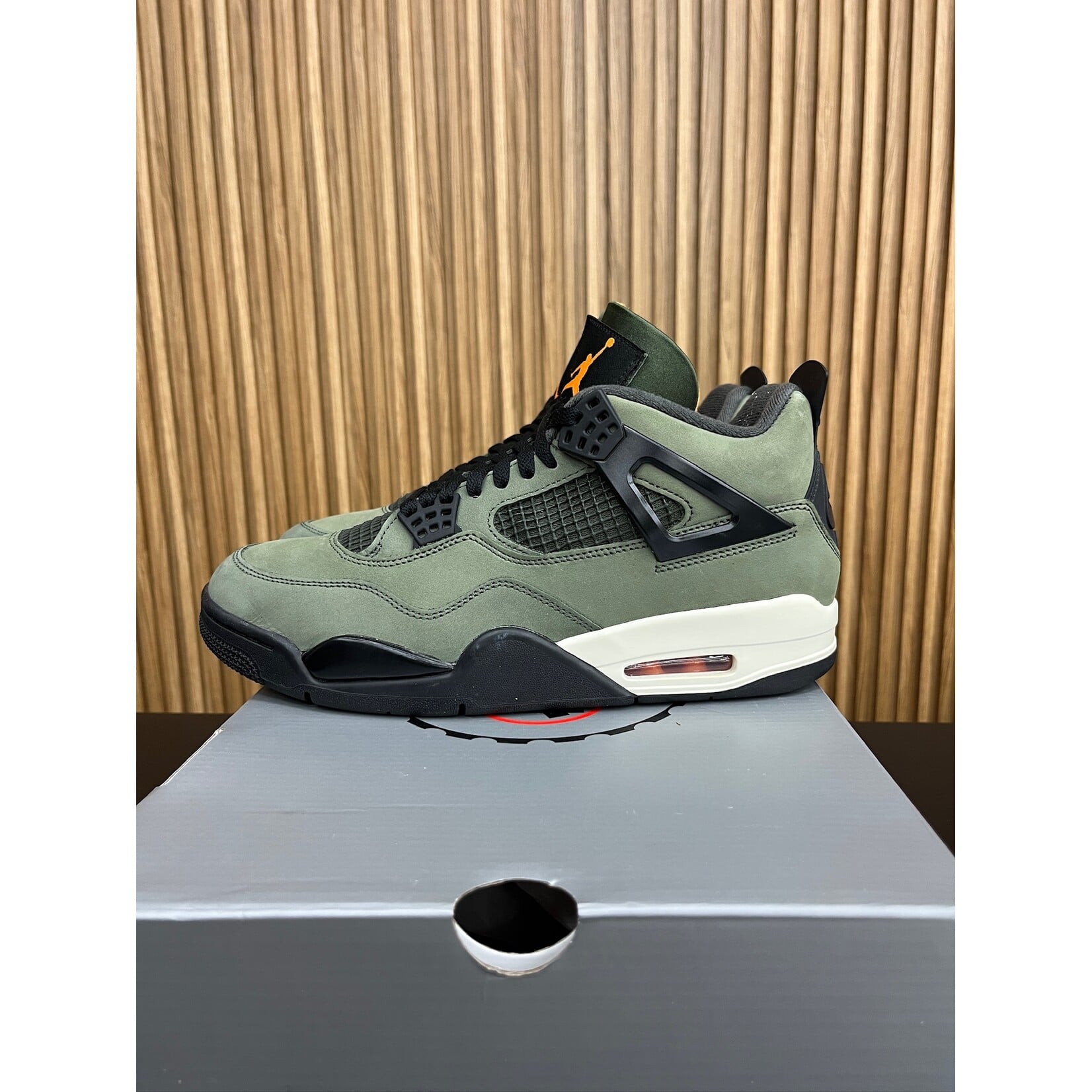 Jordan Jordan 4 Retro OG SP Undefeated (2025) Size 10.5, PREOWNED