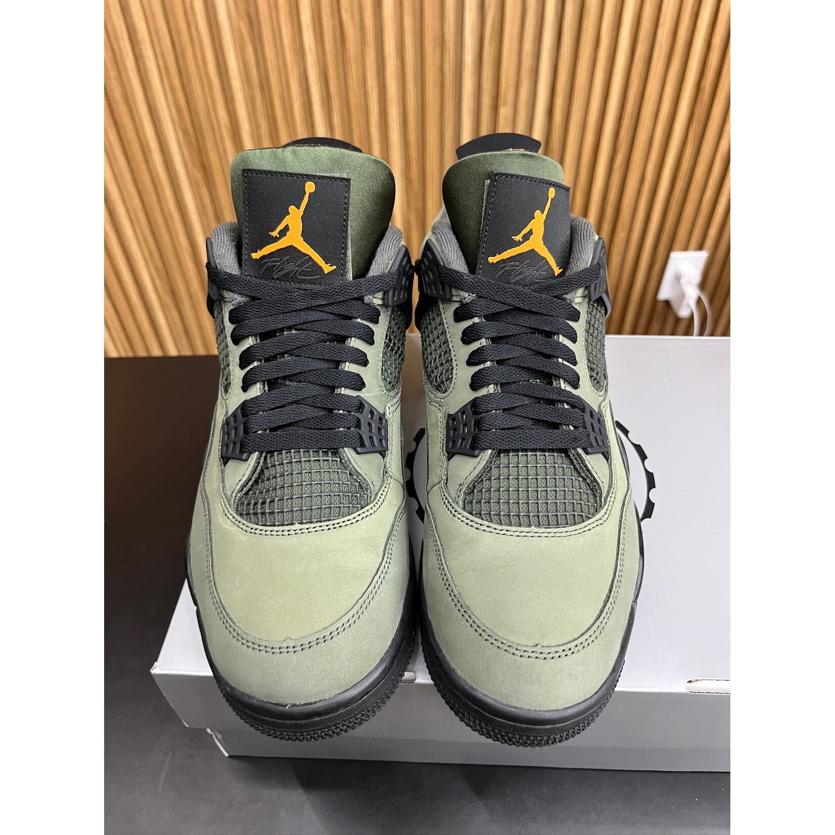 Jordan Jordan 4 Retro OG SP Undefeated (2025) Size 10.5, PREOWNED