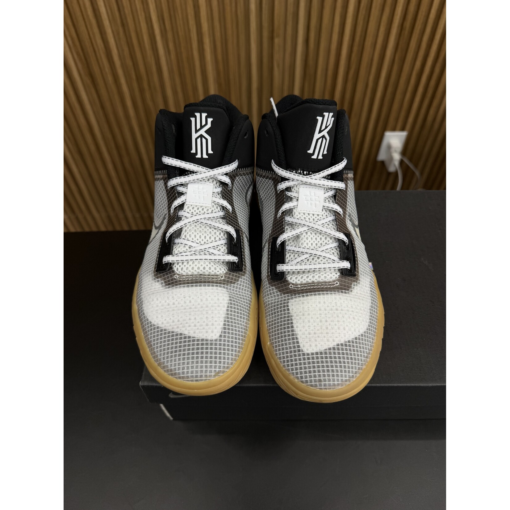Nike Nike Kyrie Flytrap 4 Black Cool Grey Size 9, PREOWNED