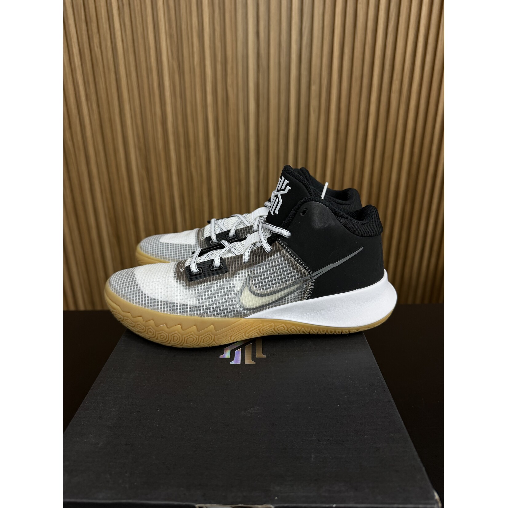Nike Nike Kyrie Flytrap 4 Black Cool Grey Size 9, PREOWNED
