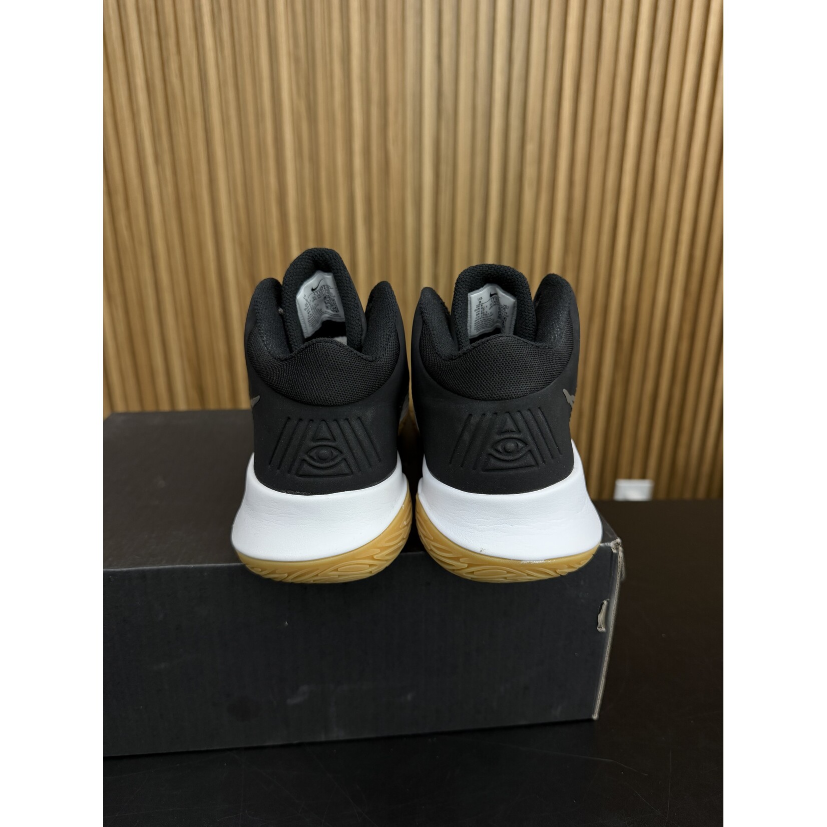 Nike Nike Kyrie Flytrap 4 Black Cool Grey Size 9, PREOWNED