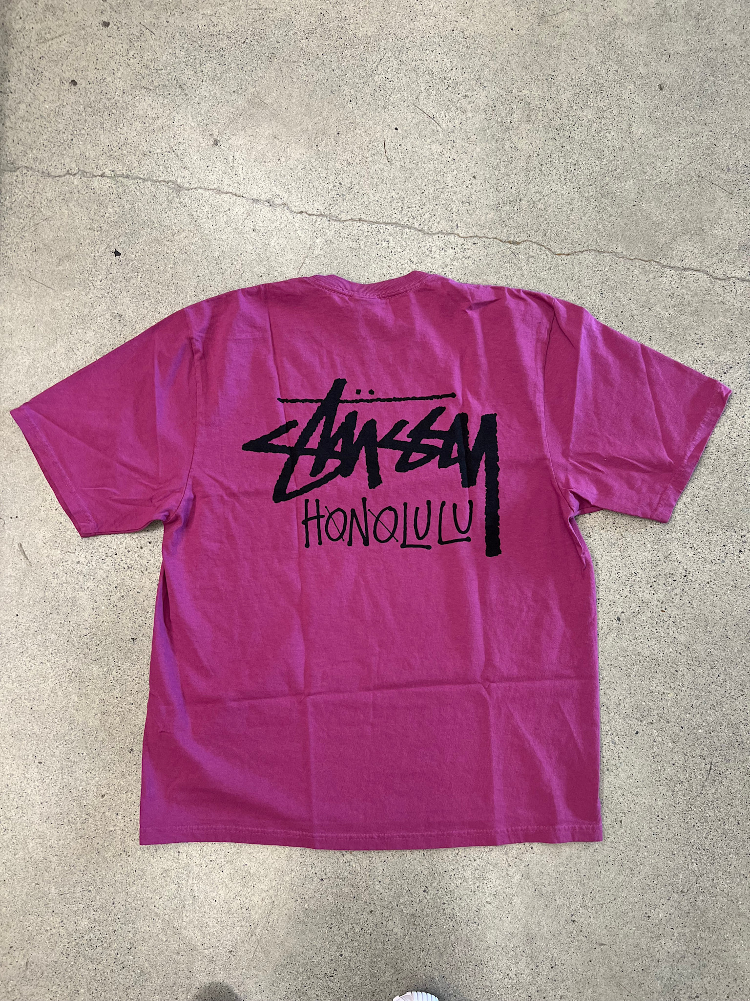新品 タグ付 Stussy HONOLULU Tシャツ Sサイズ 色BERRY stussy-stussy-chapter-tee-