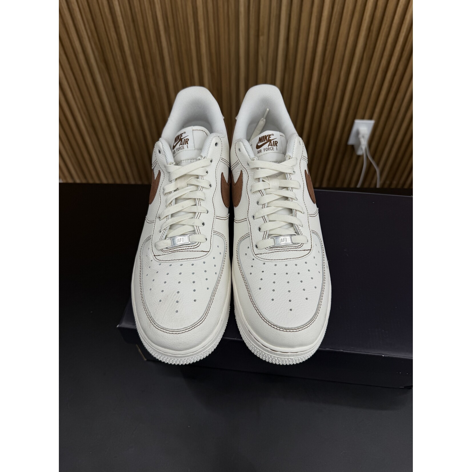 Nike Nike Air Force 1 Low '07 LV8 Ivory Saddle Brown Size 12, PREOWNED NO BOX