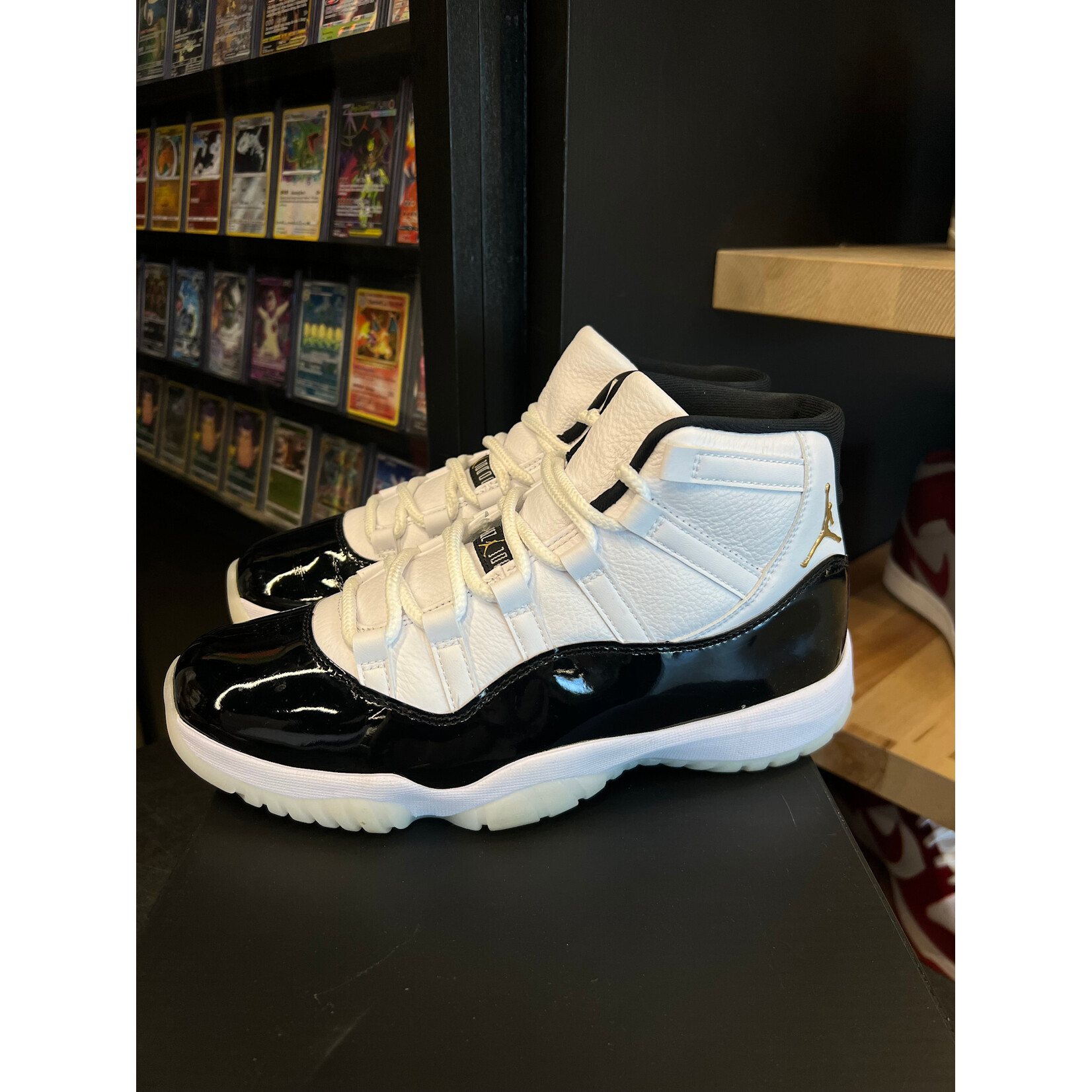 Jordan Jordan 11 Retro DMP Gratitude (2023) Size 8, PREOWNED